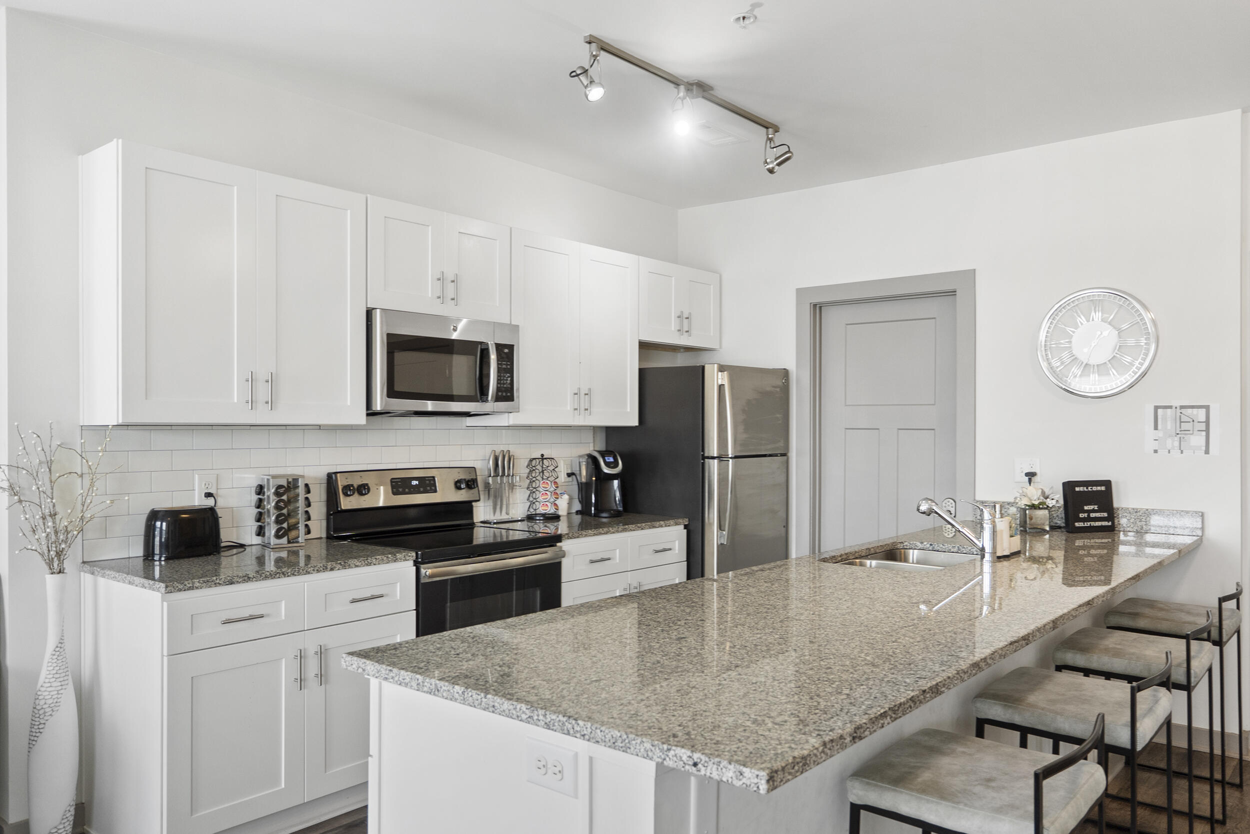804 Riverfront Parkway, 302