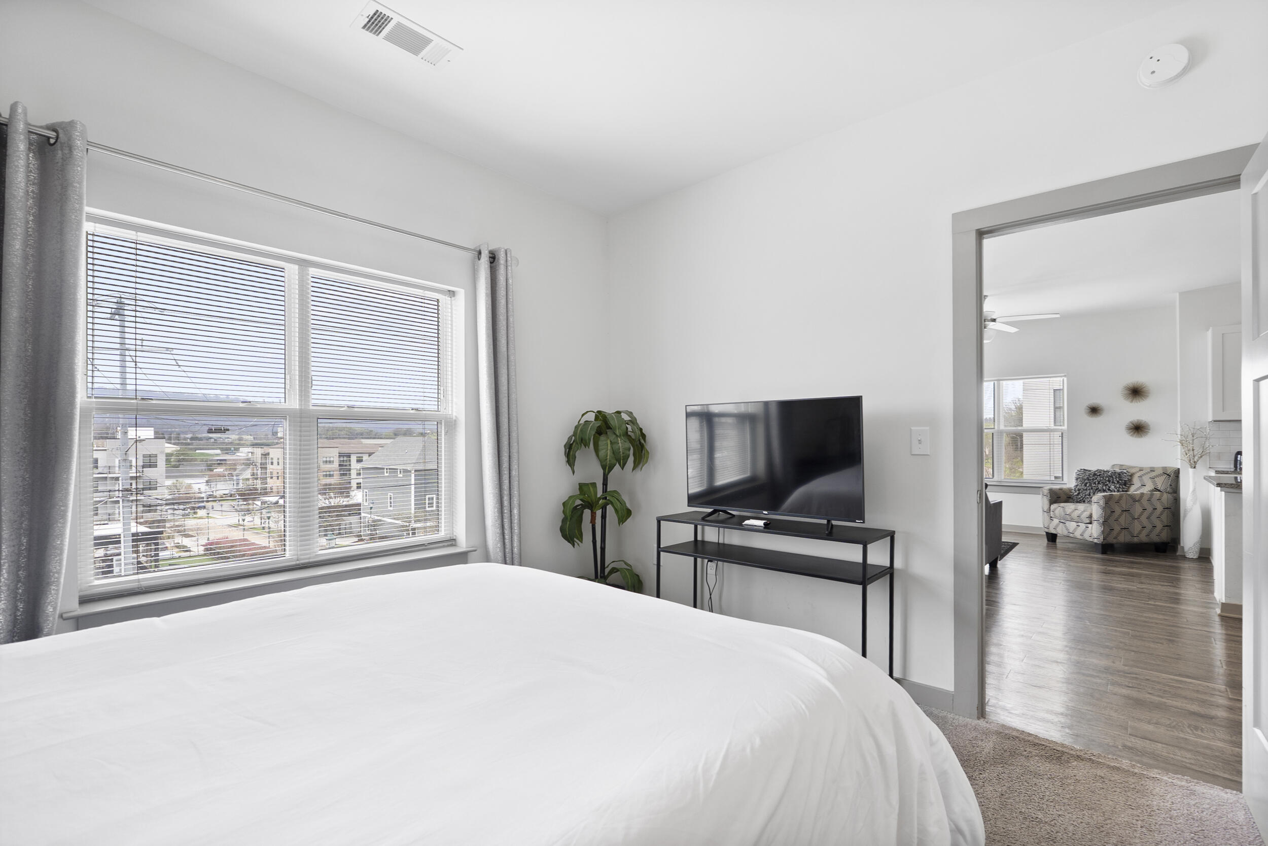 804 Riverfront Parkway, 302