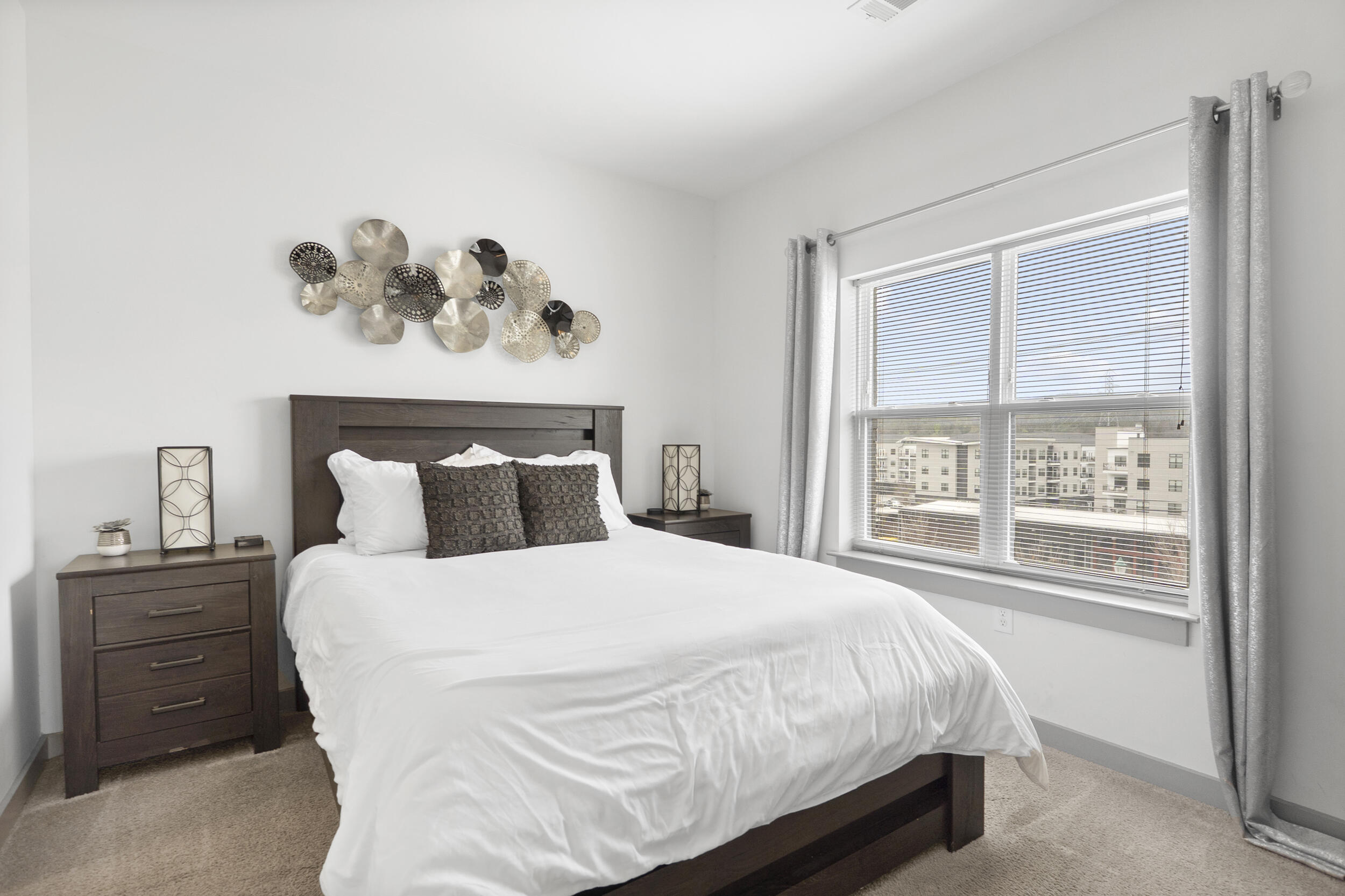 804 Riverfront Parkway, 302