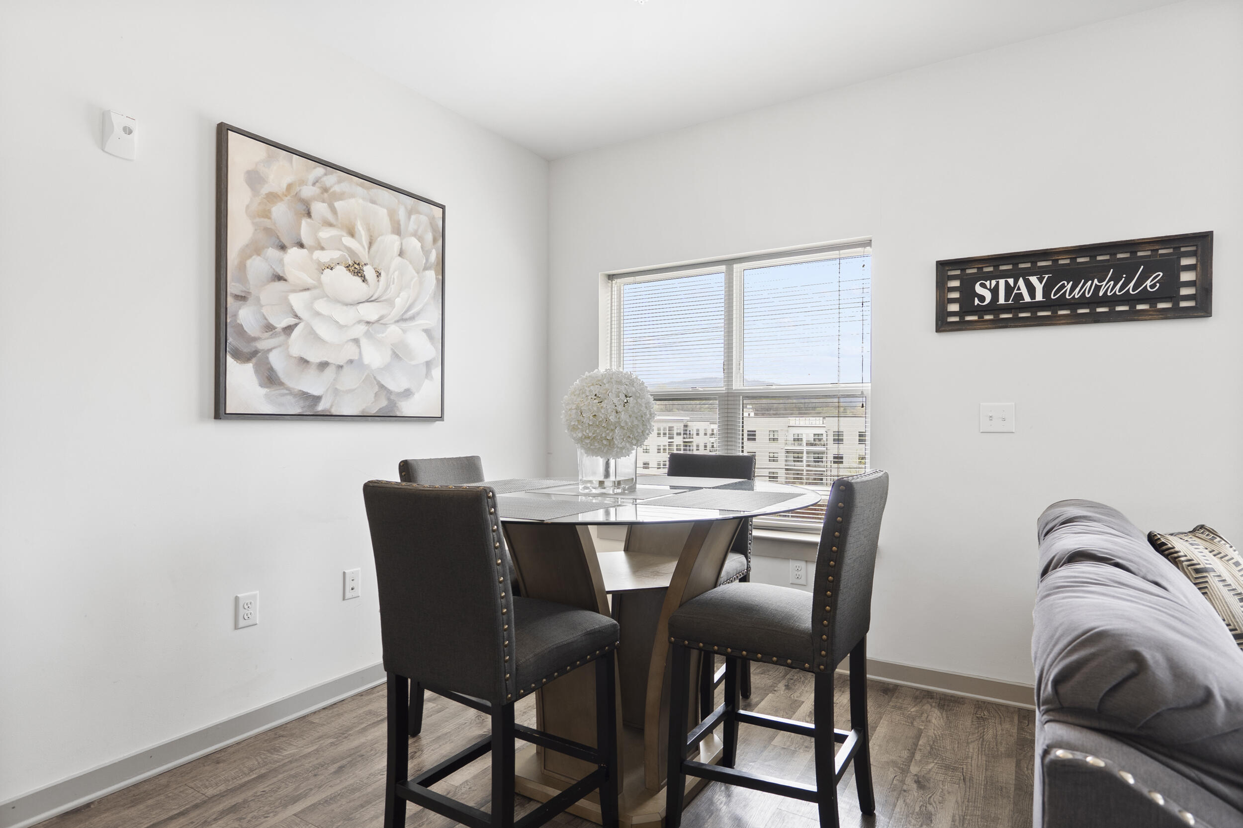 804 Riverfront Parkway, 302