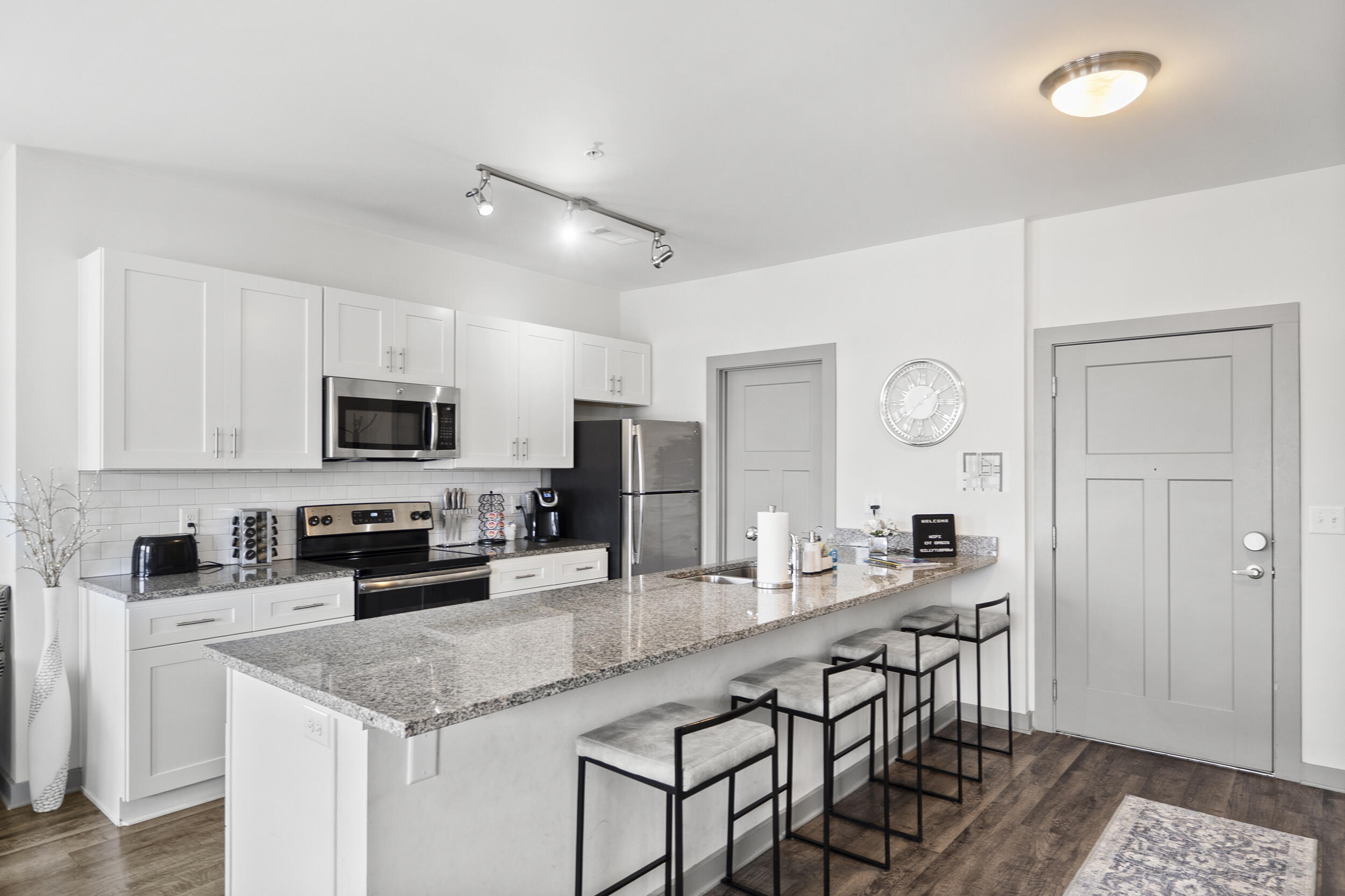 804 Riverfront Parkway, 302