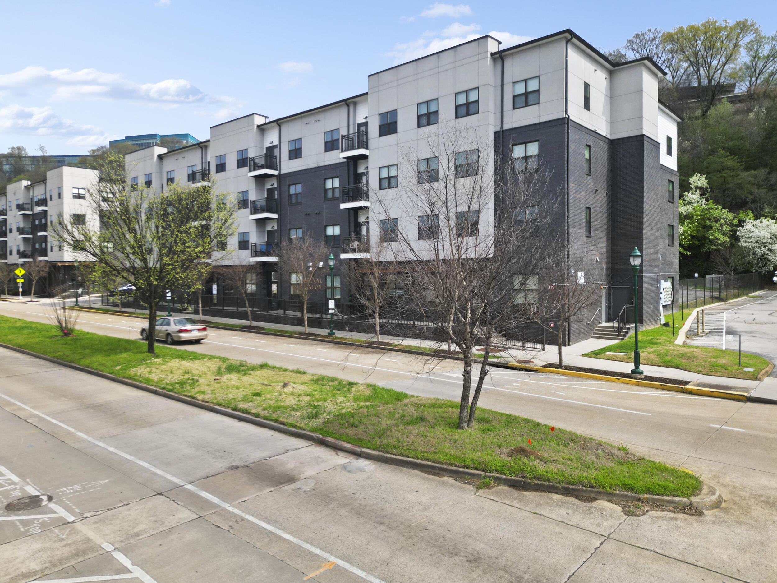 804 Riverfront Parkway, 302