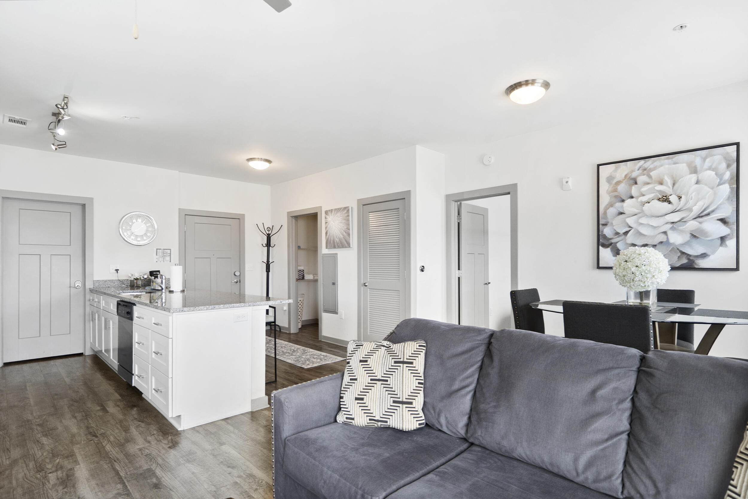 804 Riverfront Parkway, 302