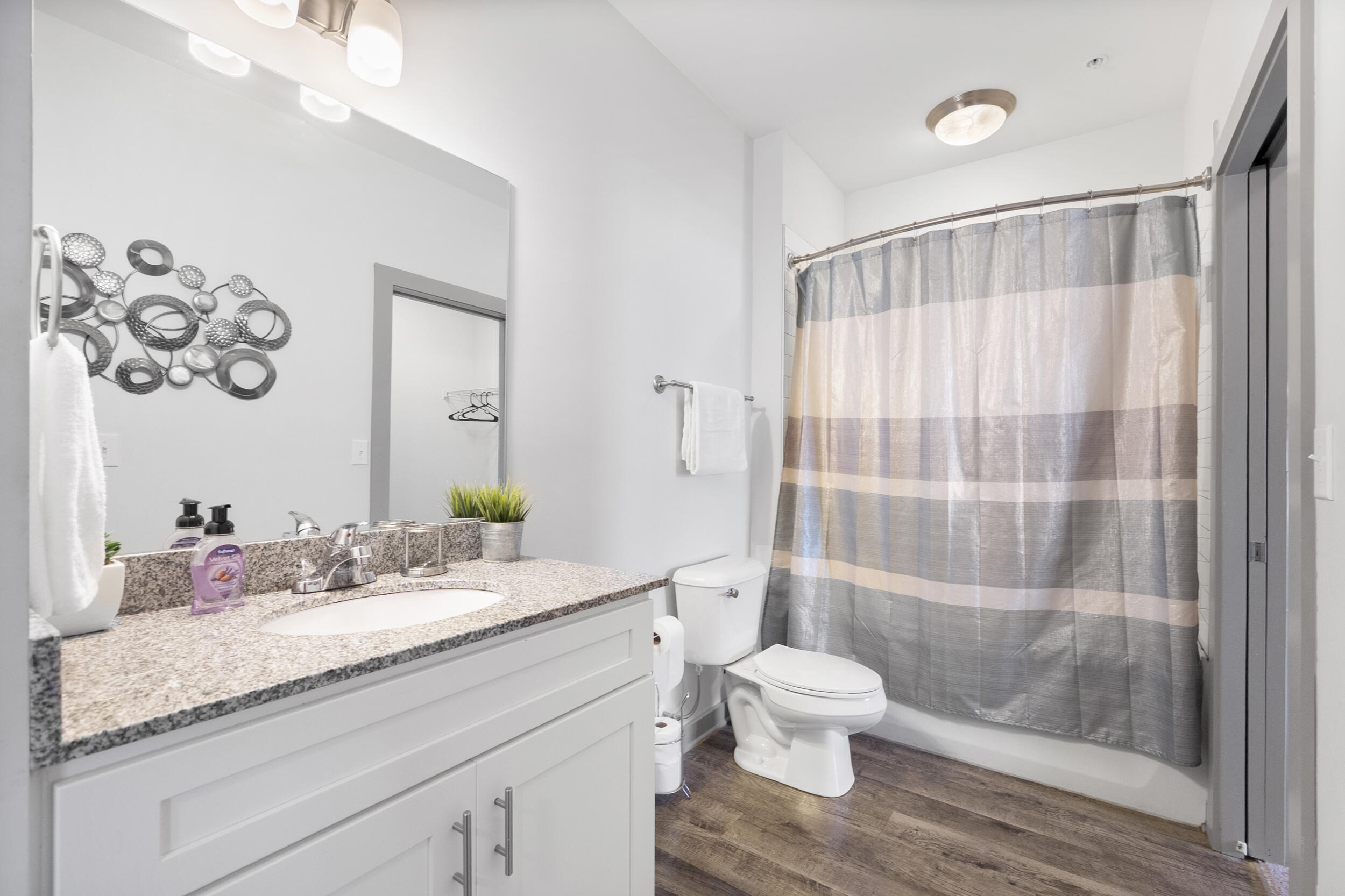 804 Riverfront Parkway, 302
