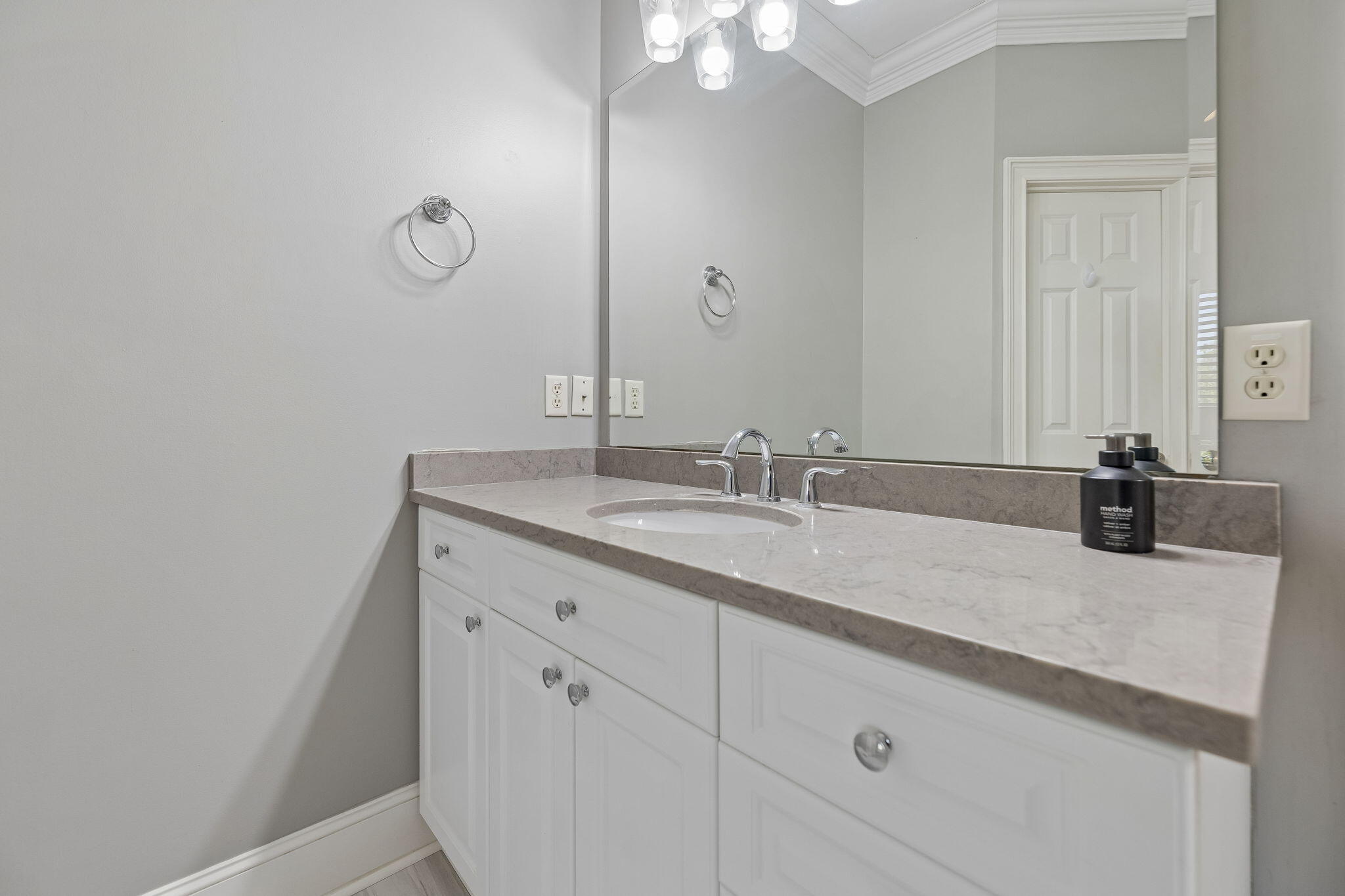 903 Channel View Lane