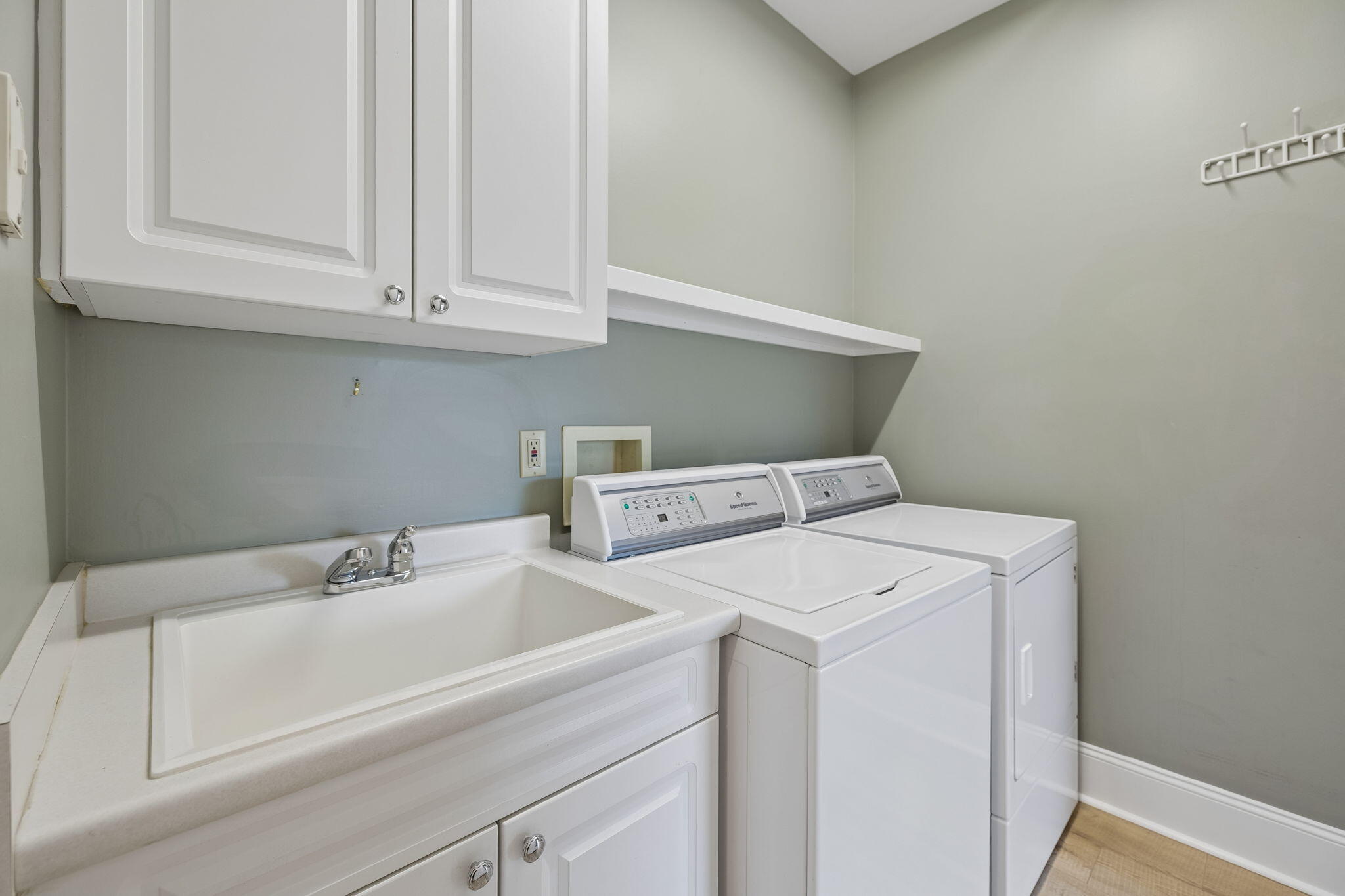 903 Channel View Lane