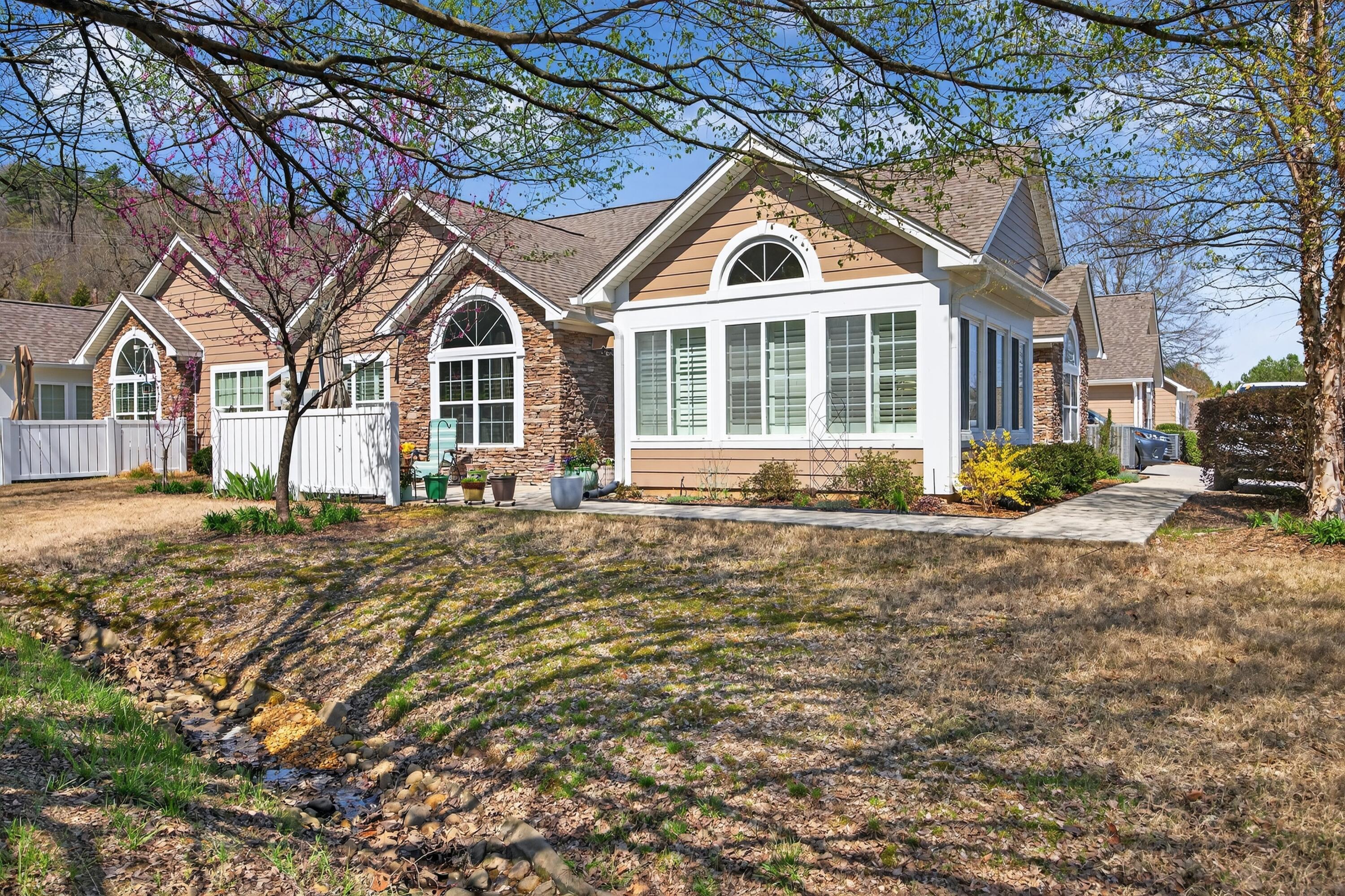 861 Carlisle Lane
