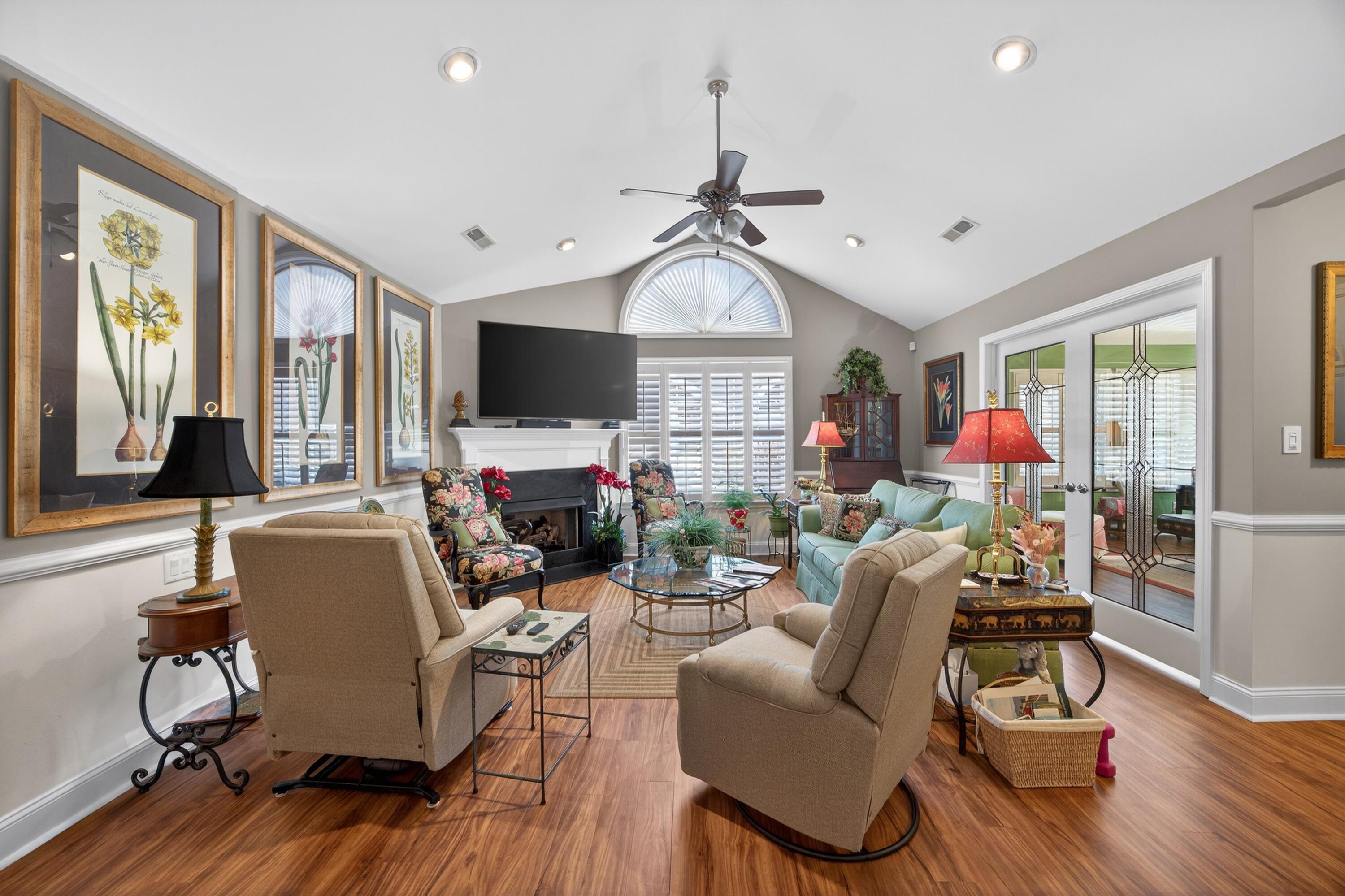 861 Carlisle Lane