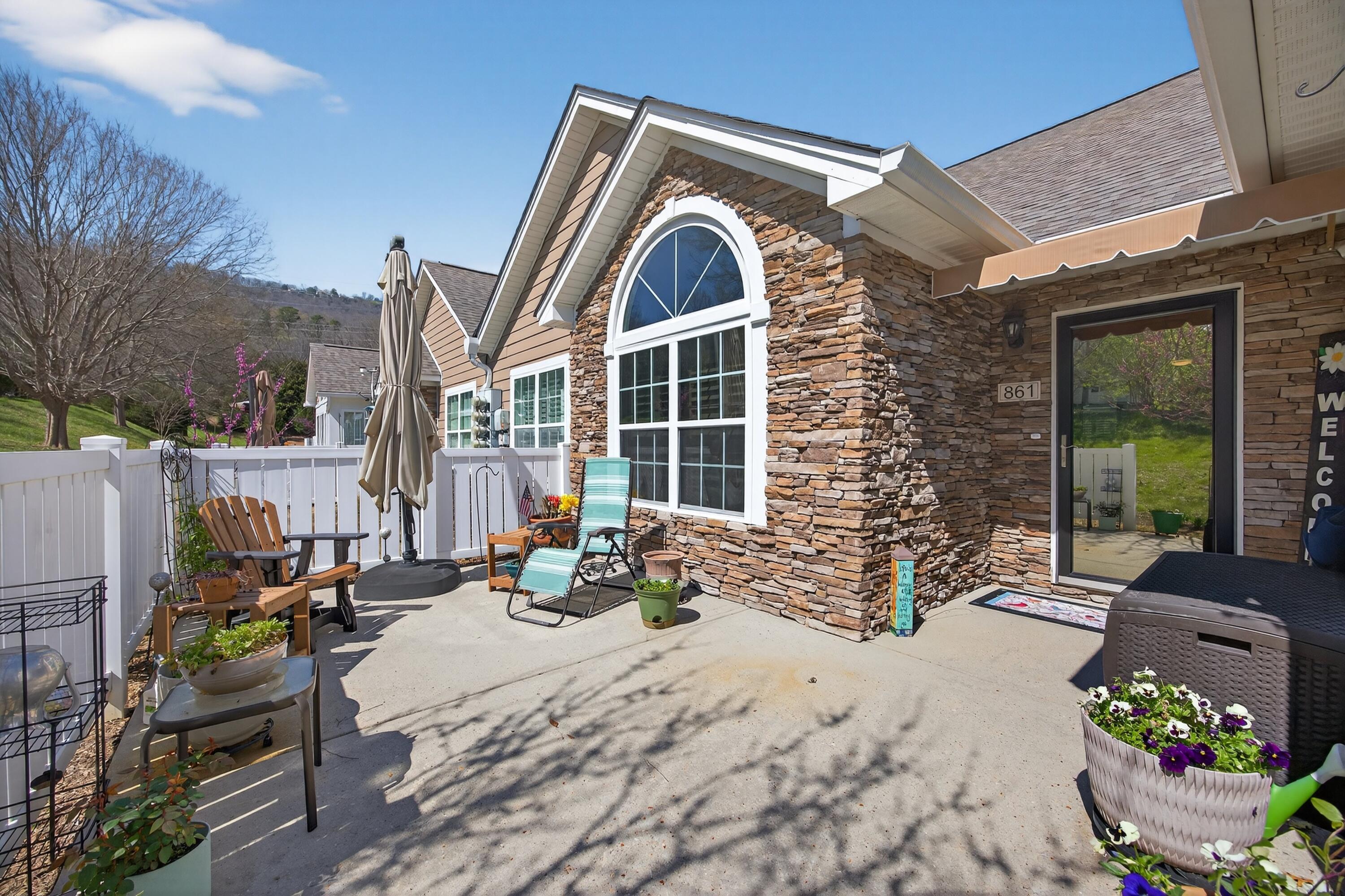 861 Carlisle Lane