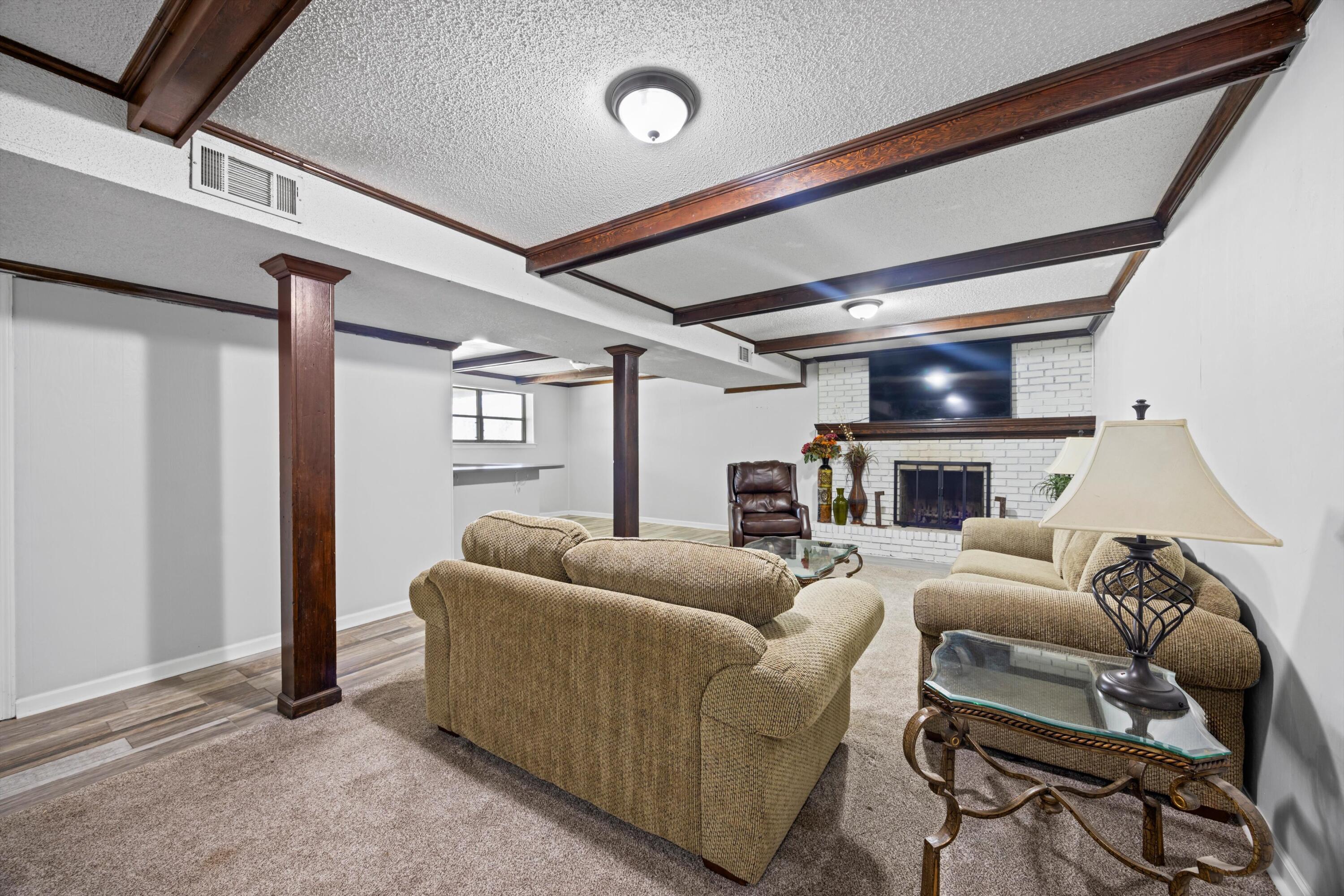 483 King Crest Lane