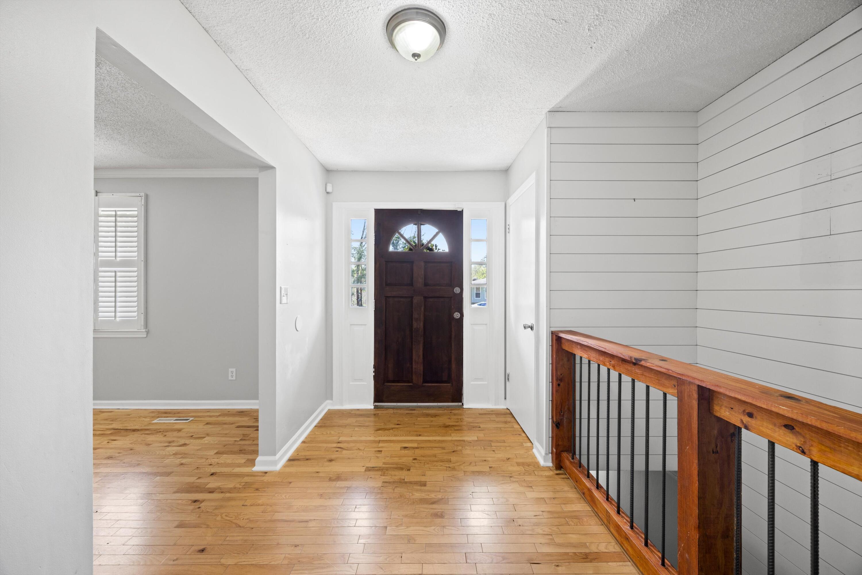 483 King Crest Lane