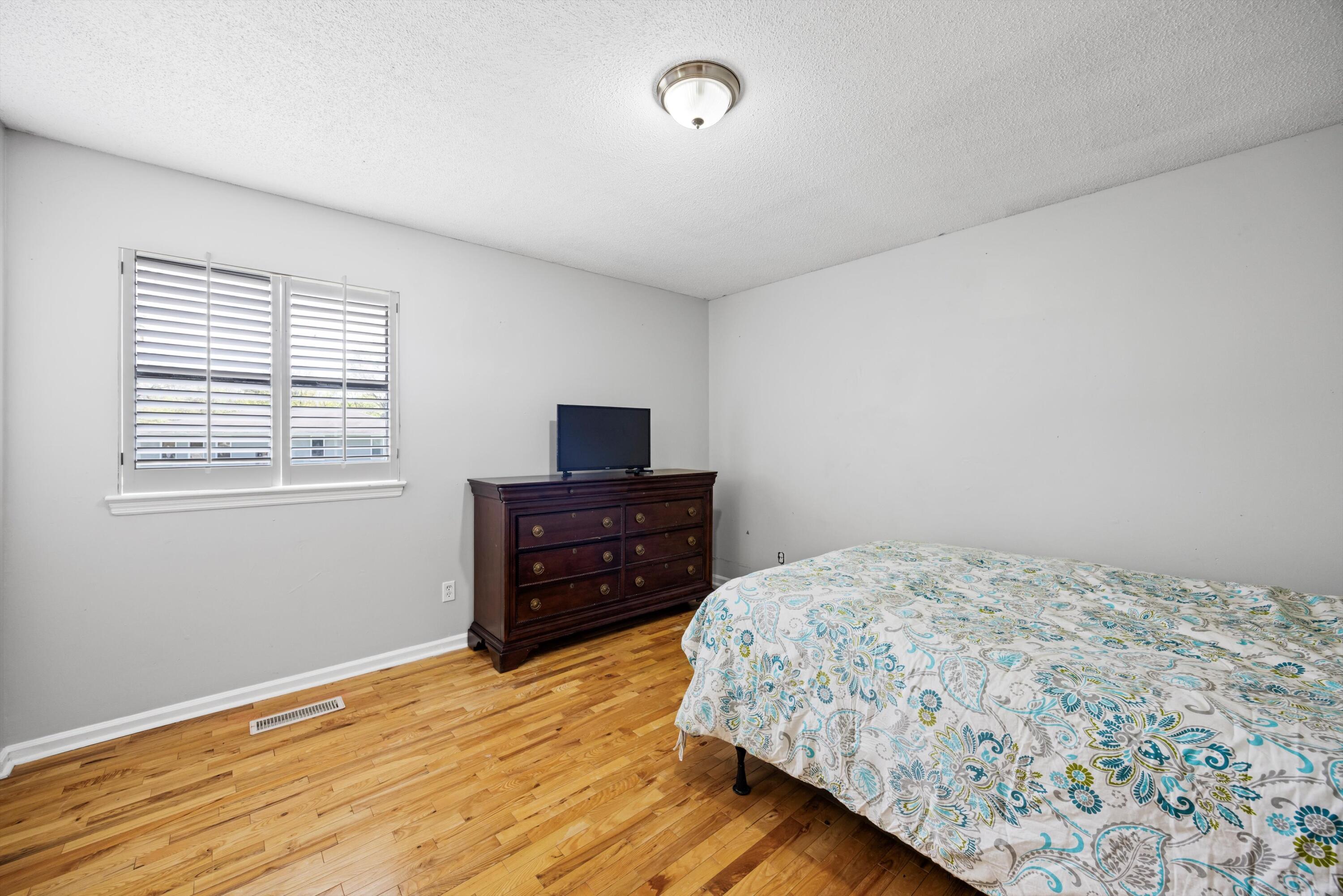 483 King Crest Lane