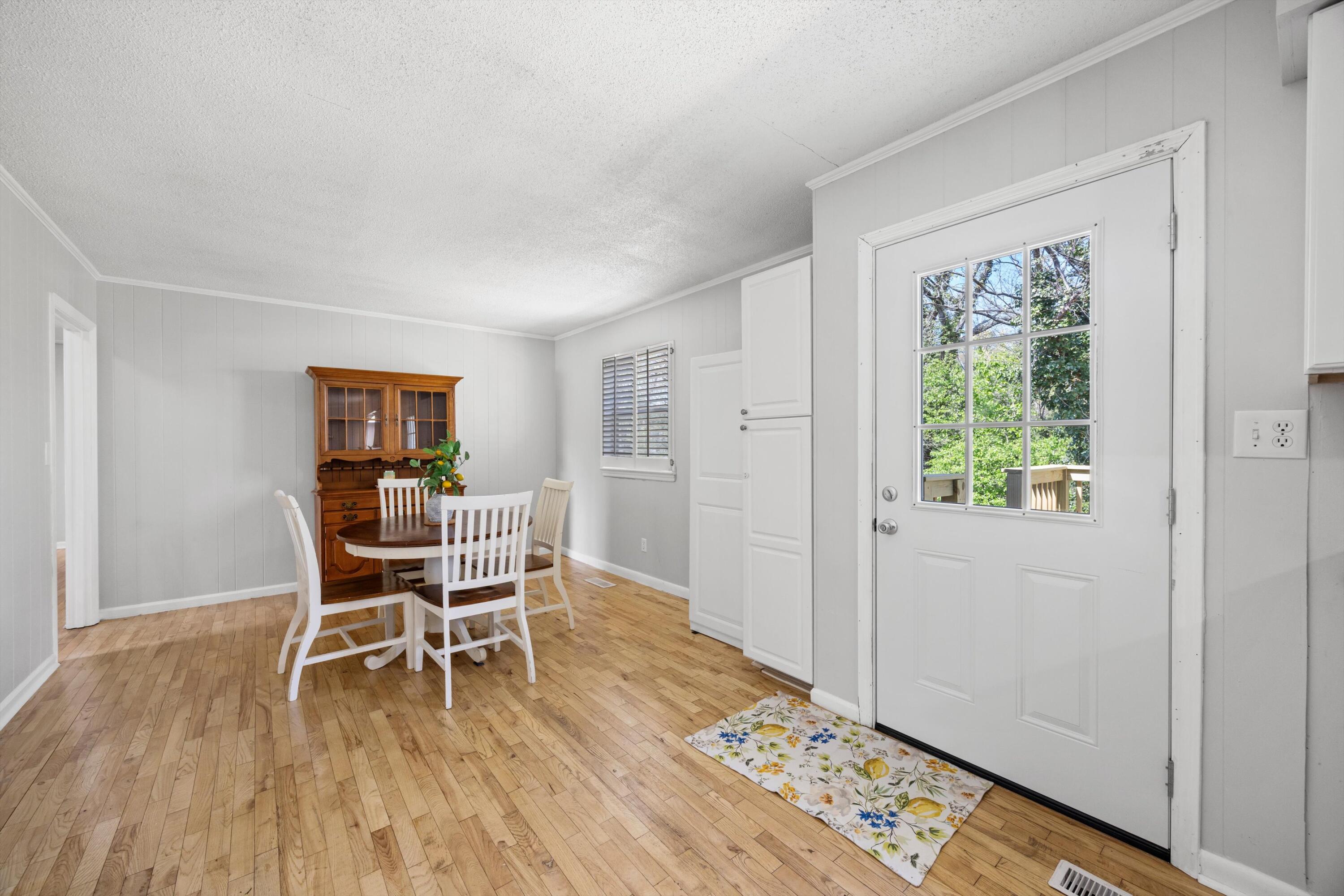 483 King Crest Lane