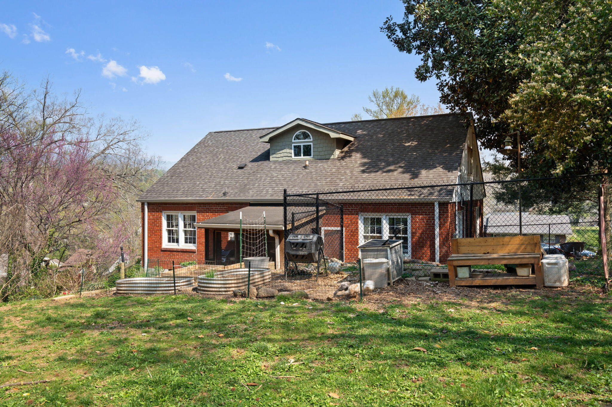 204 Forsythe Street