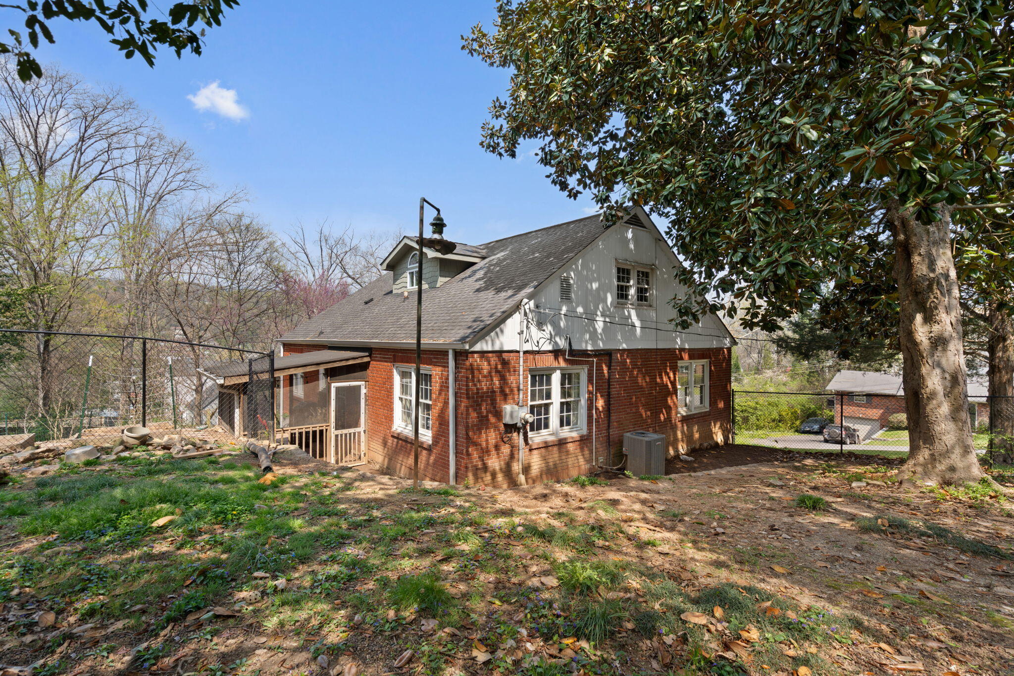 204 Forsythe Street