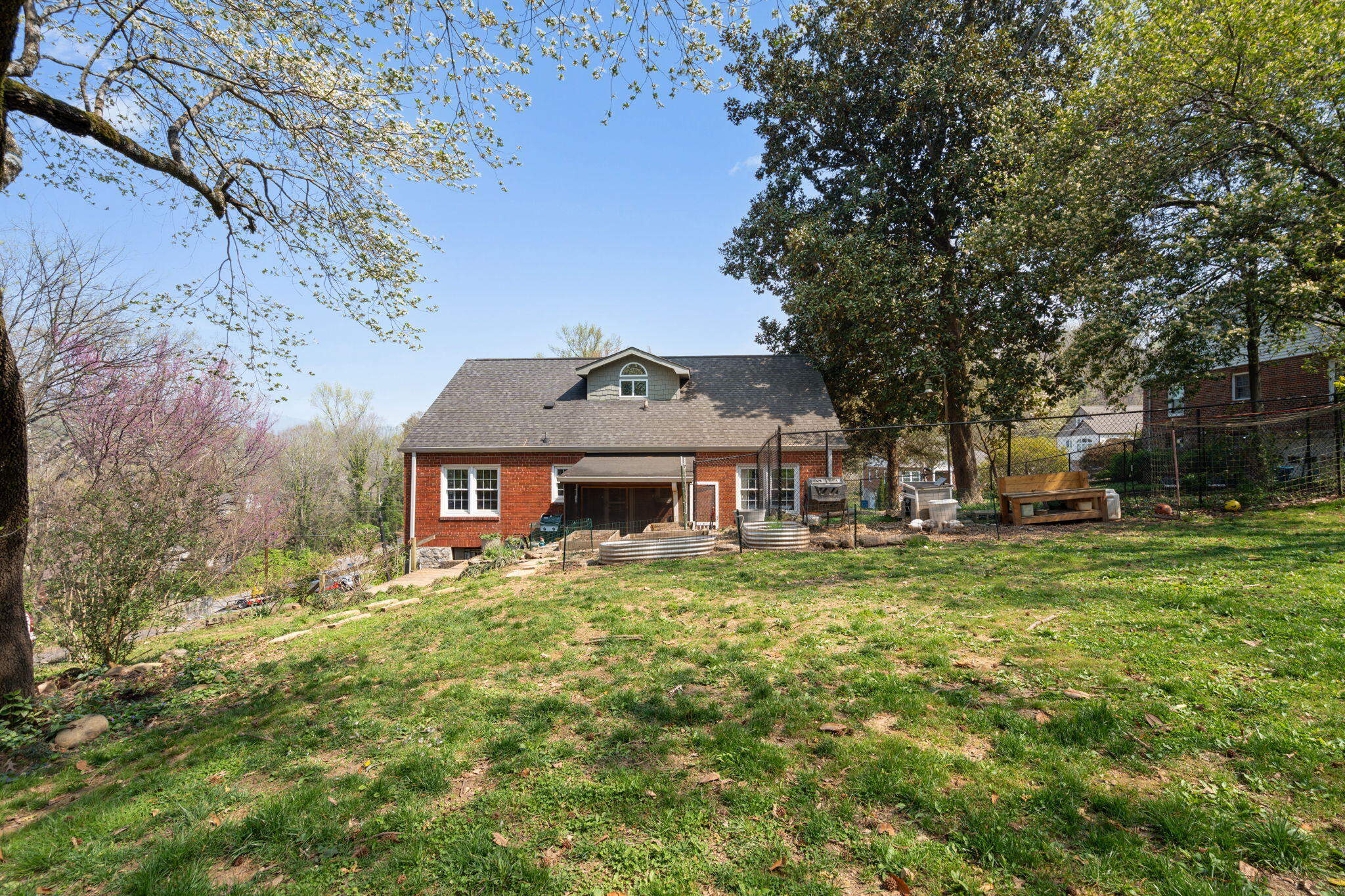 204 Forsythe Street