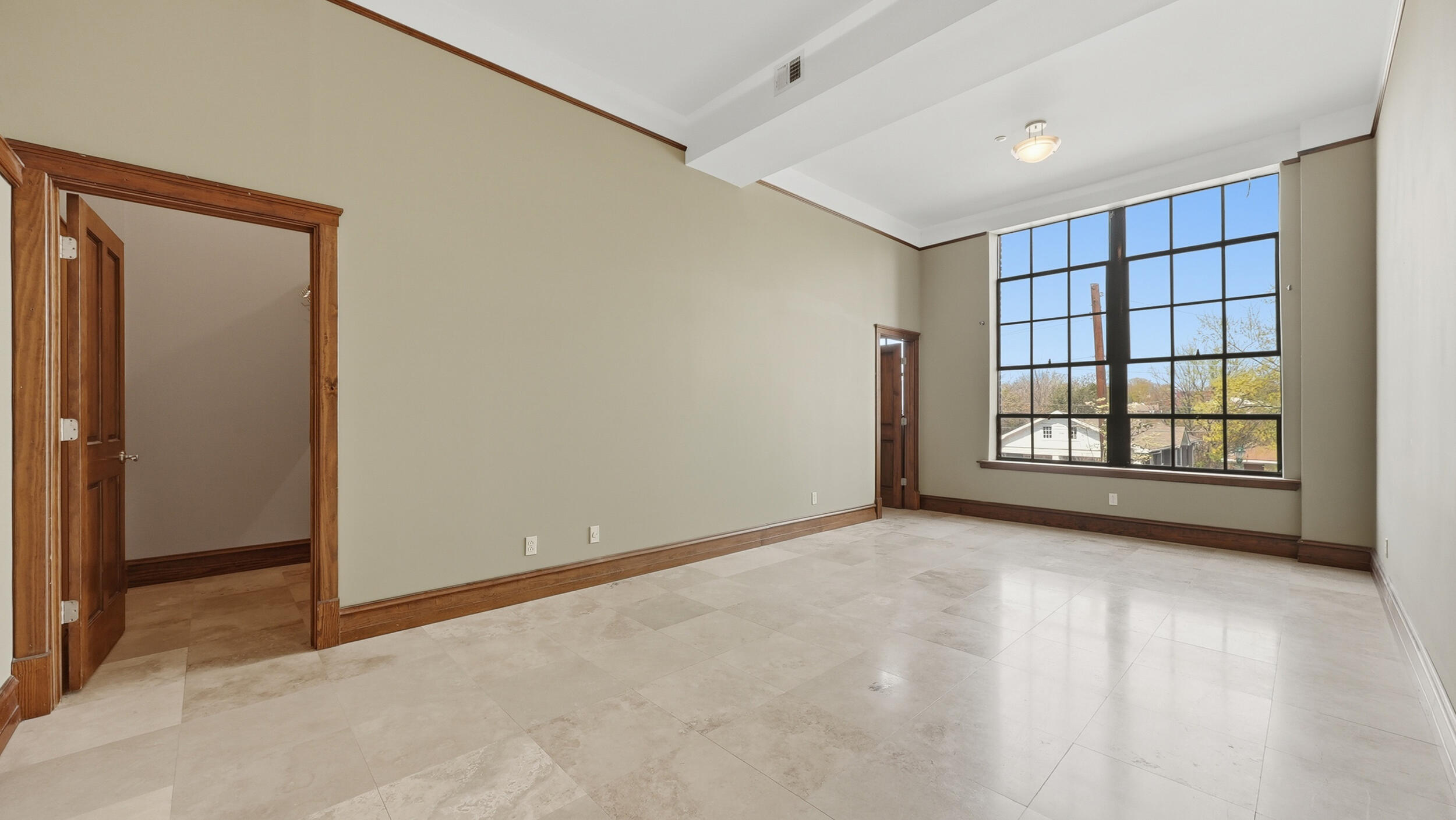 1000 E Martin Luther King Boulevard, 203