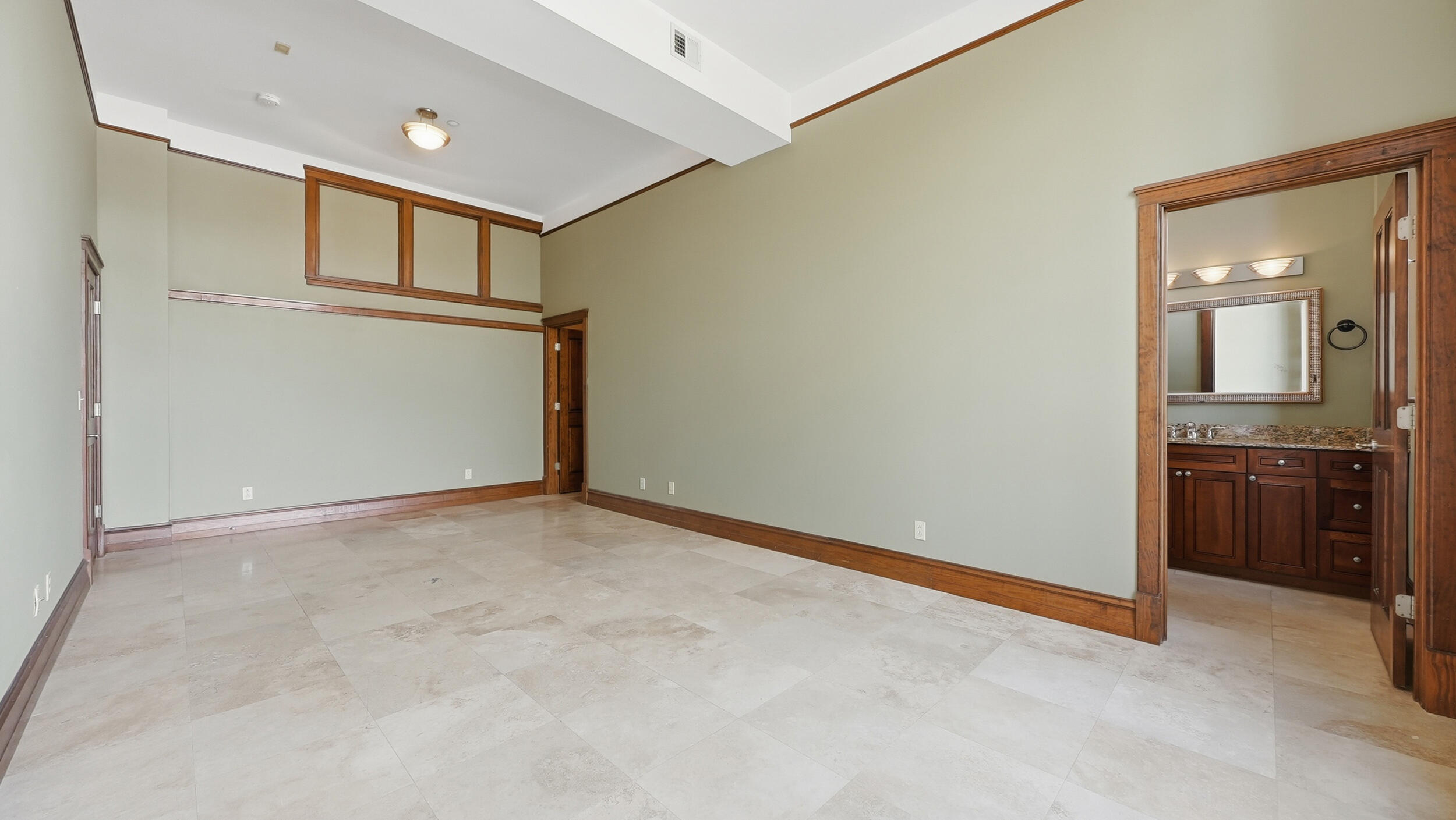 1000 E Martin Luther King Boulevard, 203