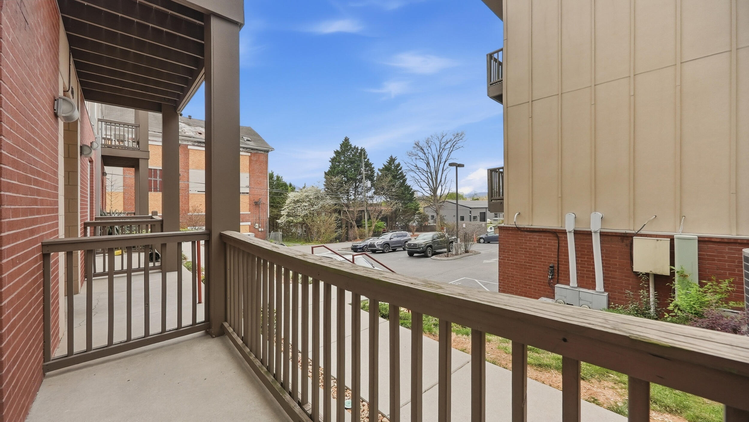 863 Flynn Street, 104