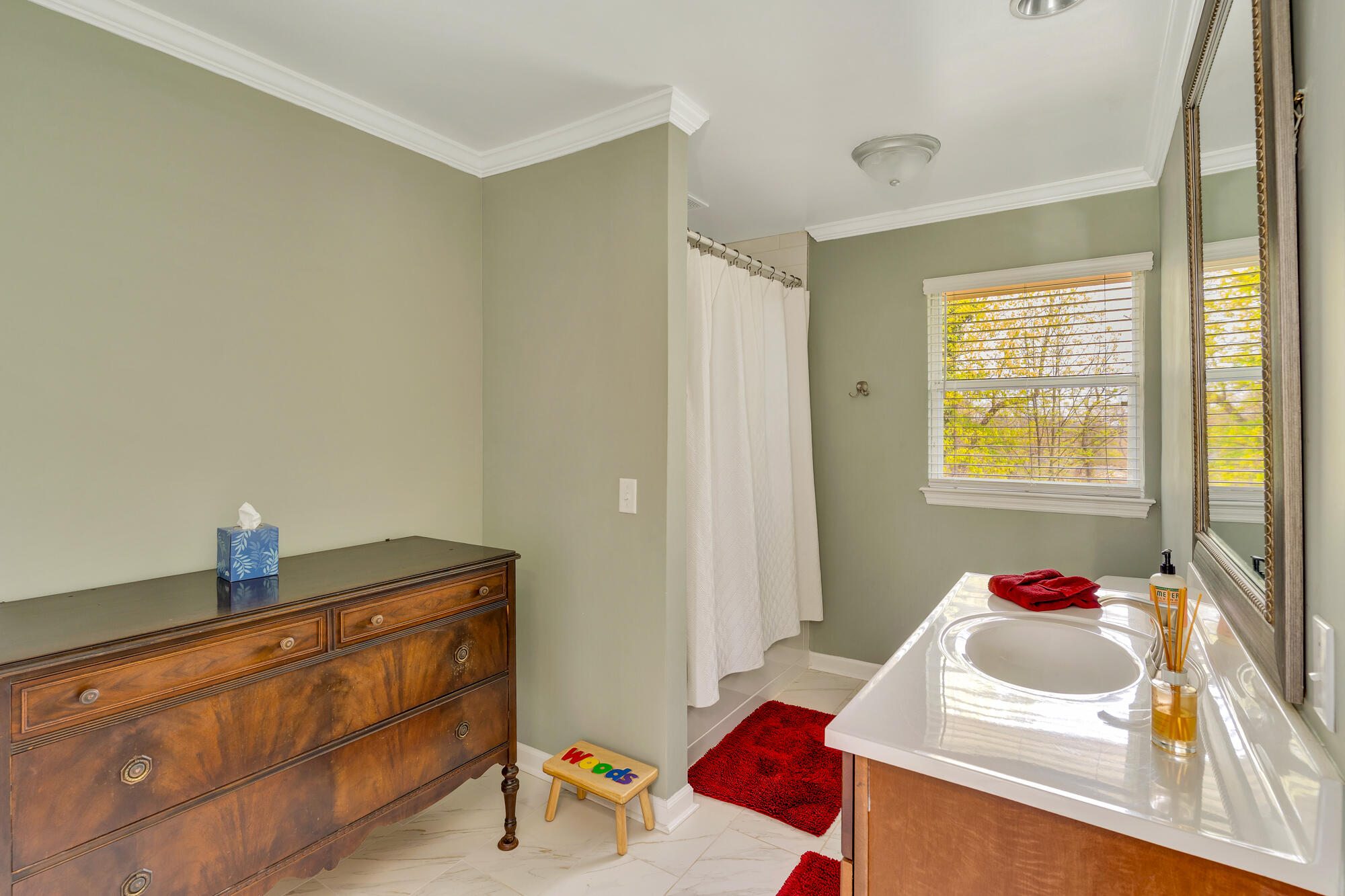 1325 Highland Road