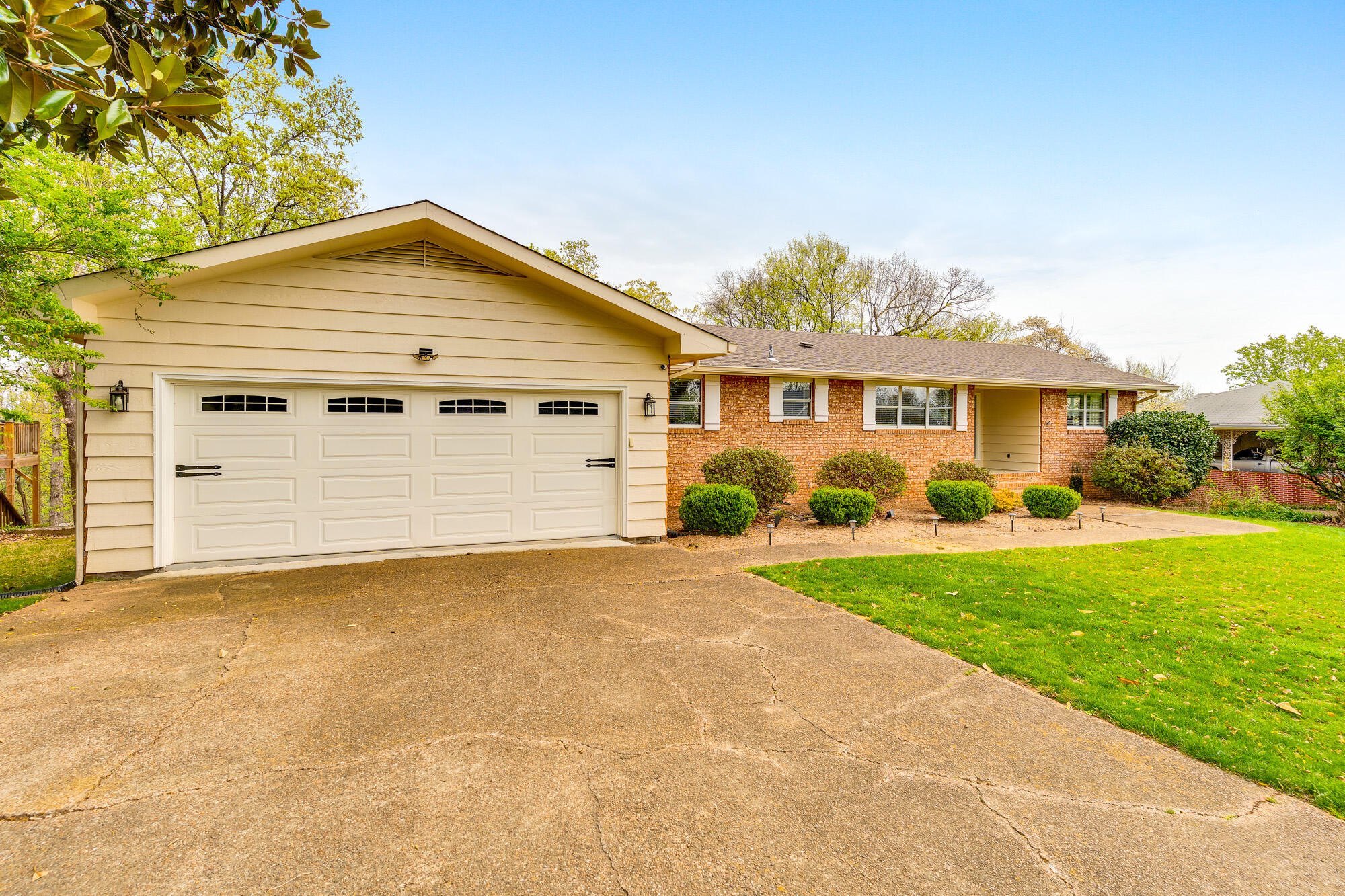 1325 Highland Road