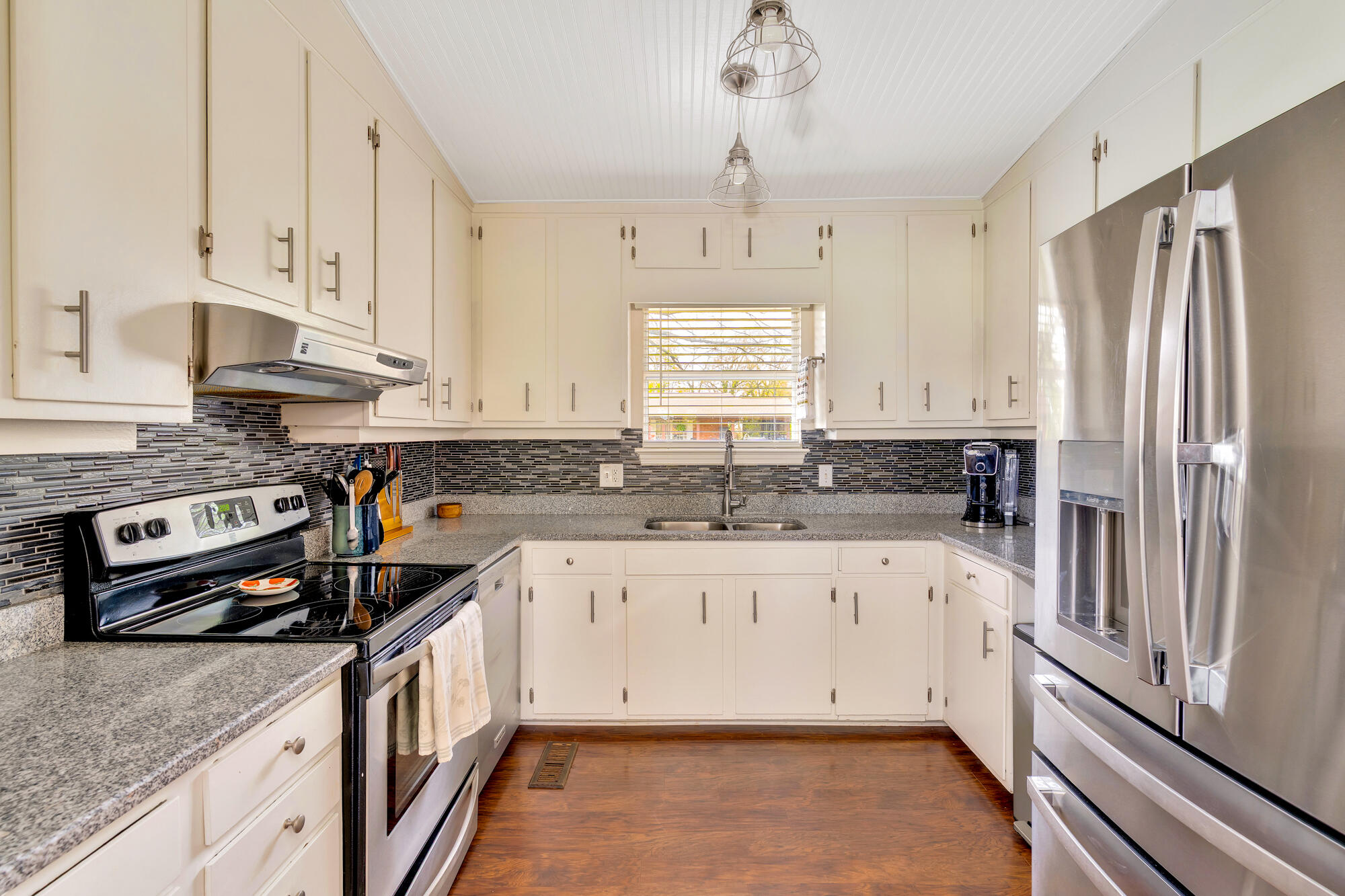 1325 Highland Road