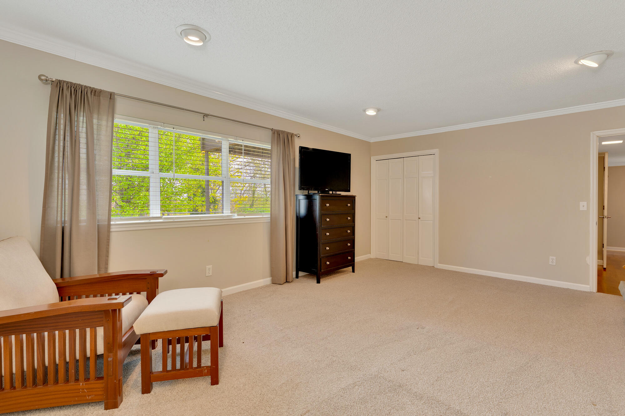 1325 Highland Road