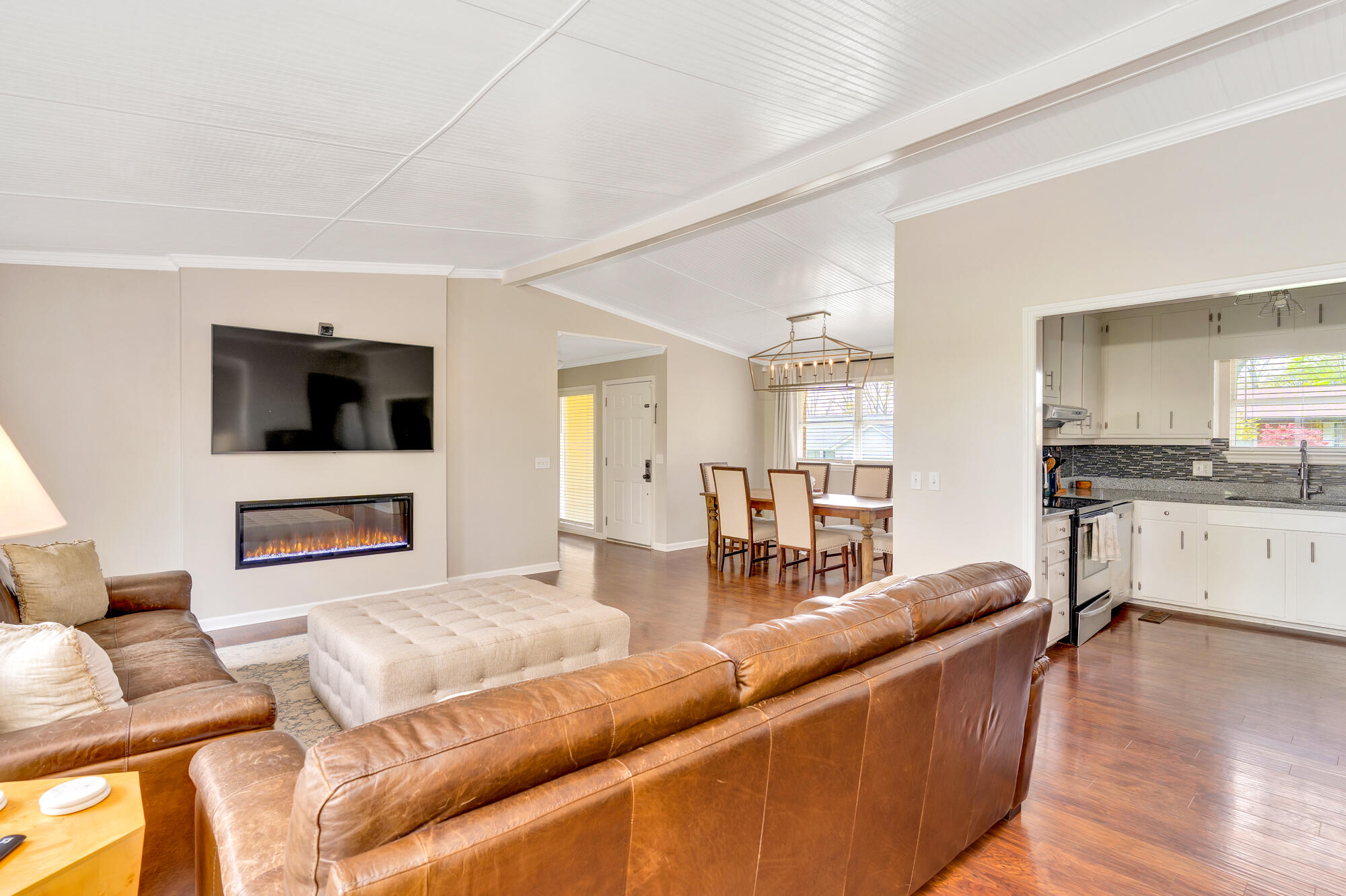 1325 Highland Road