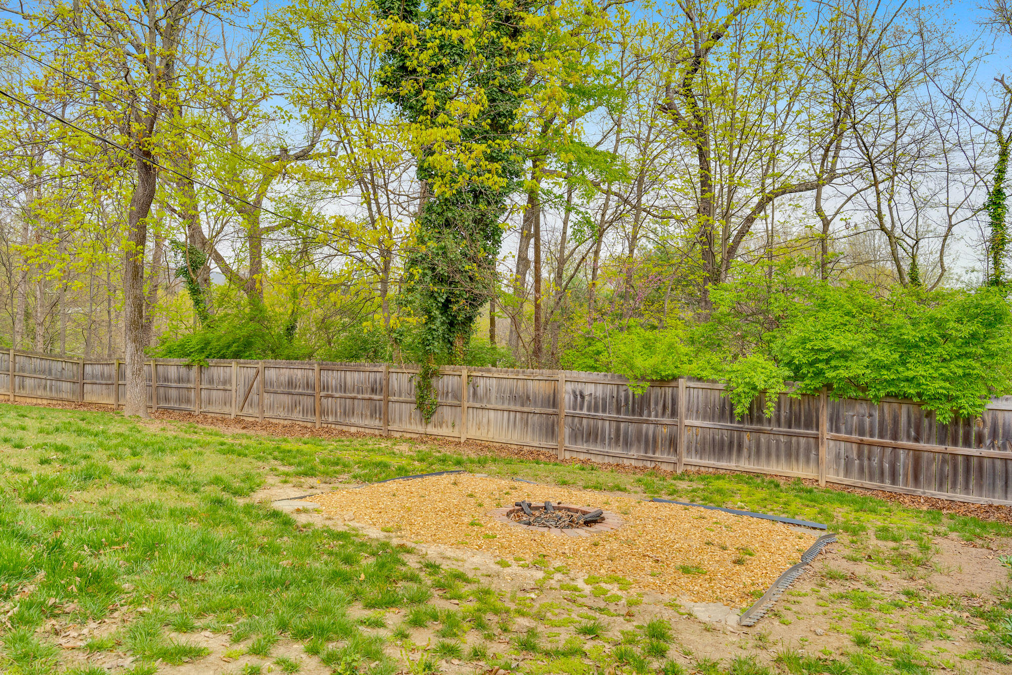 1325 Highland Road