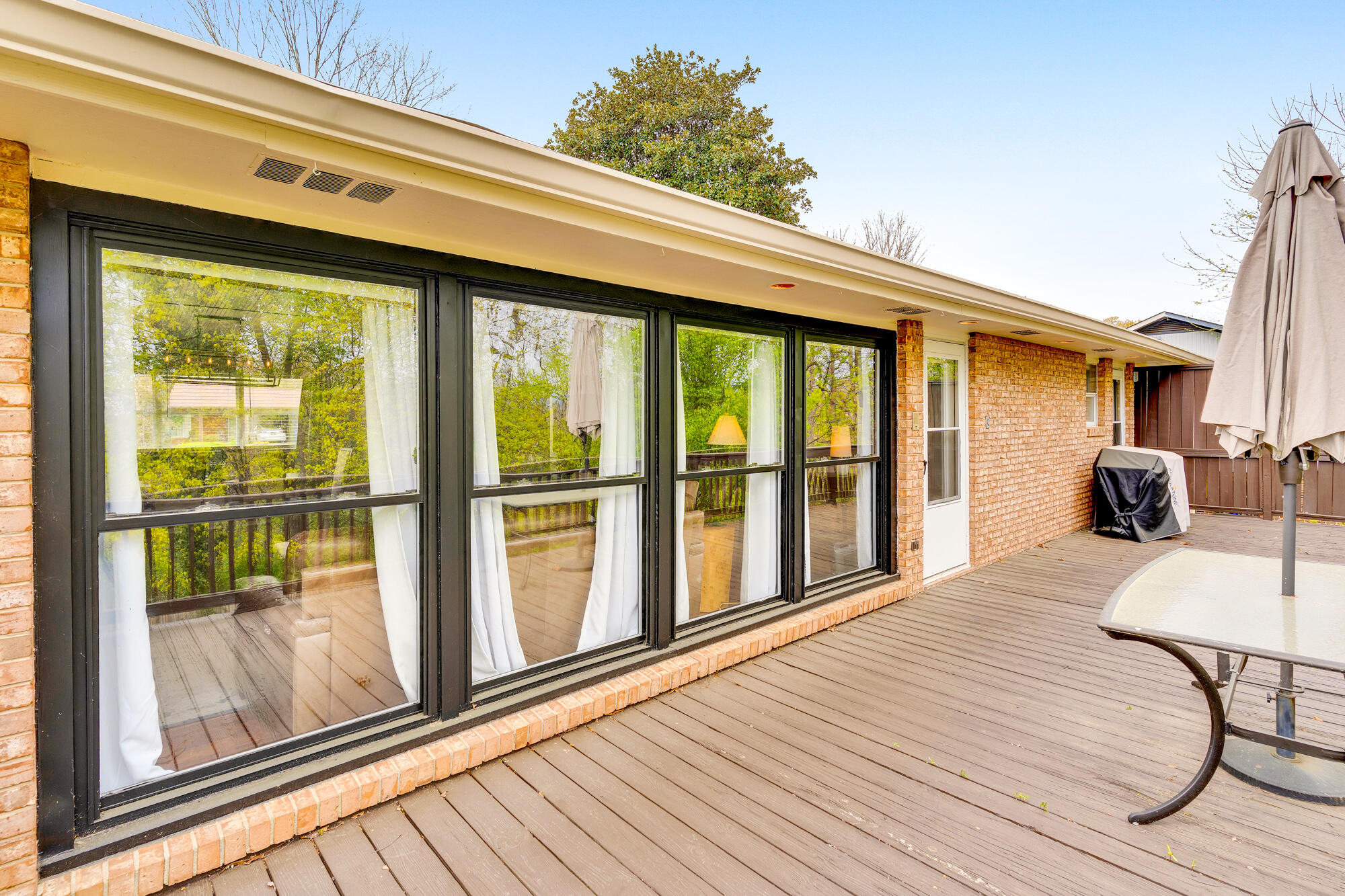 1325 Highland Road