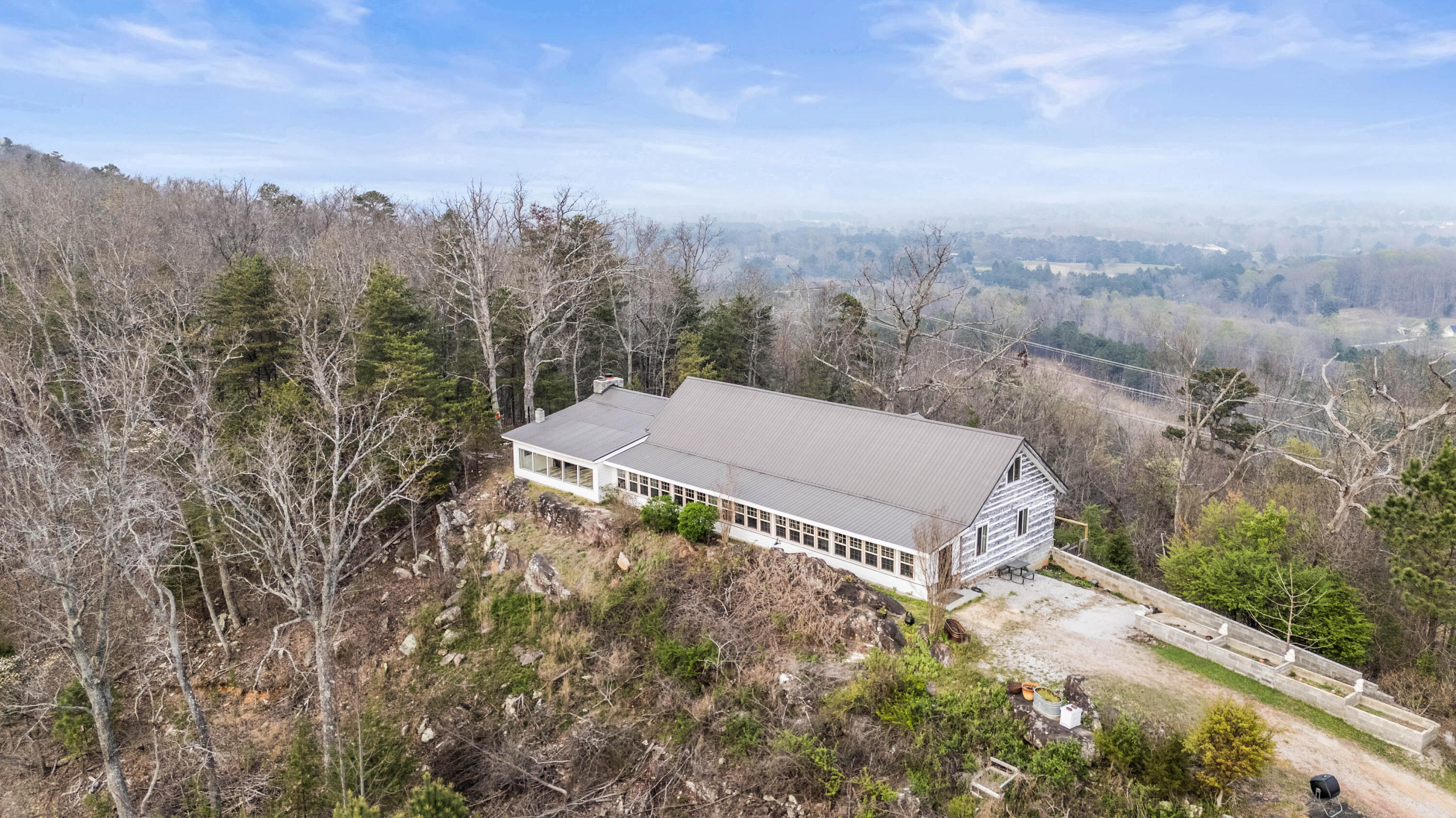 7174 White Oak Valley Road, McDonald