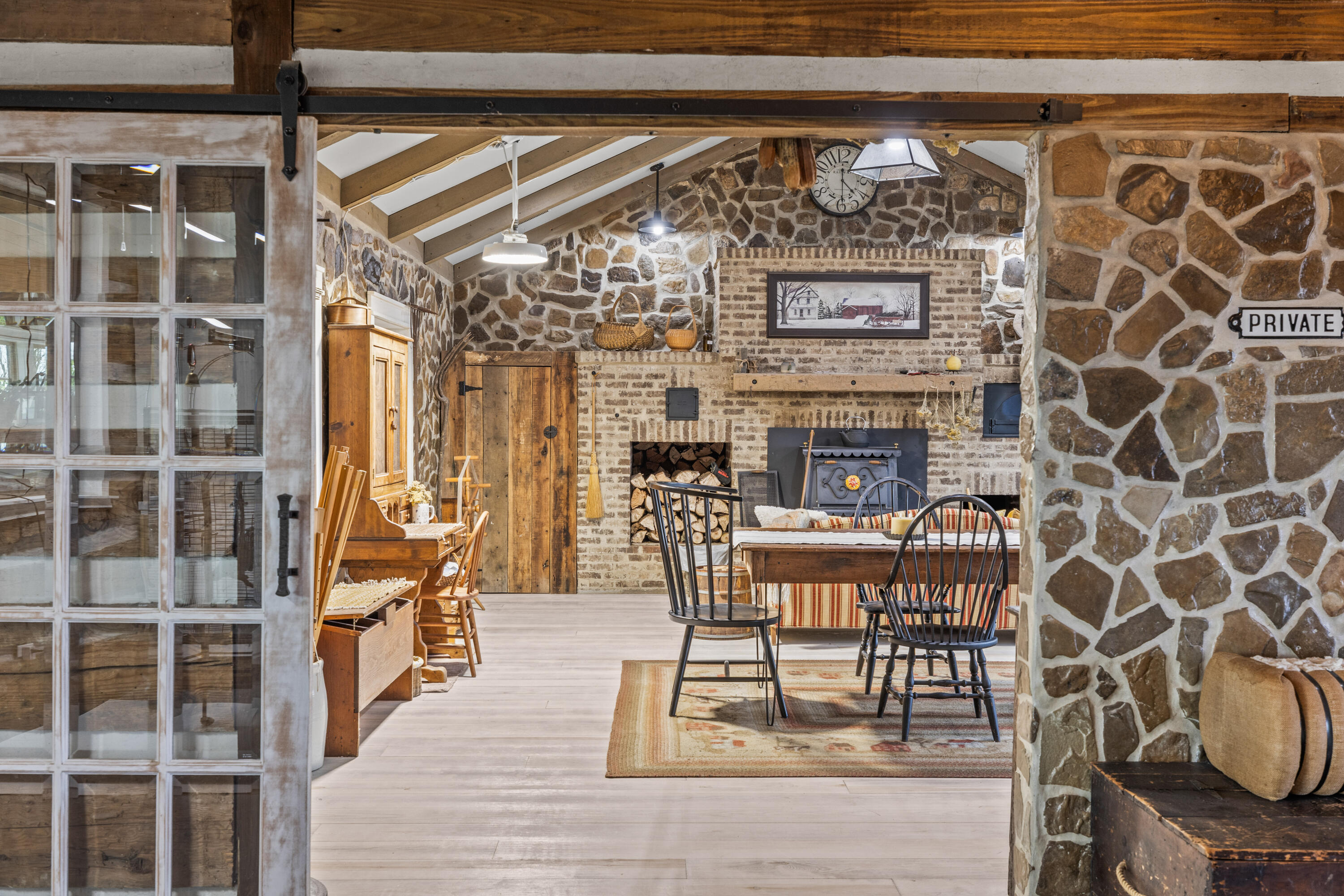 7174 White Oak Valley Road, McDonald