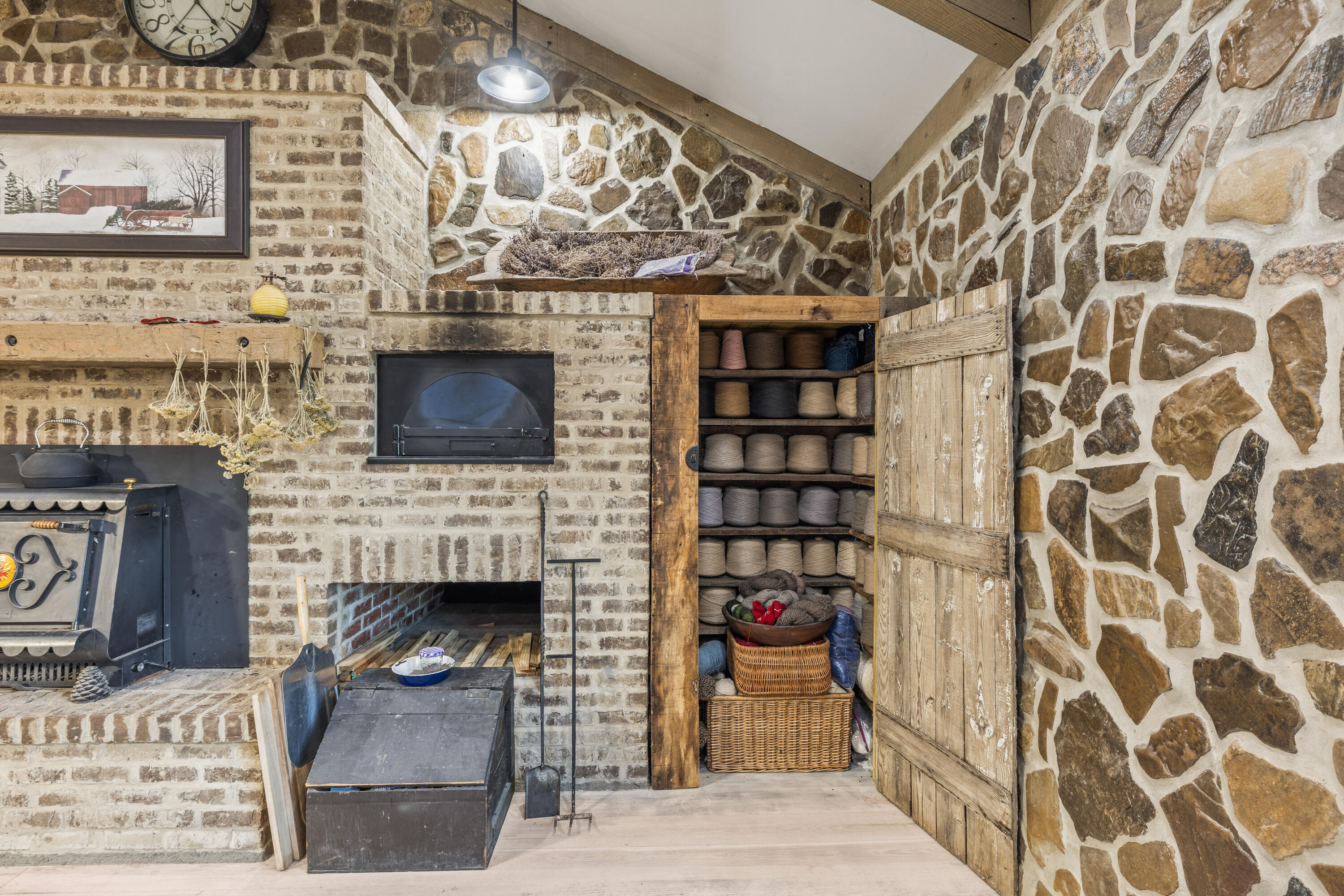 7174 White Oak Valley Road, McDonald