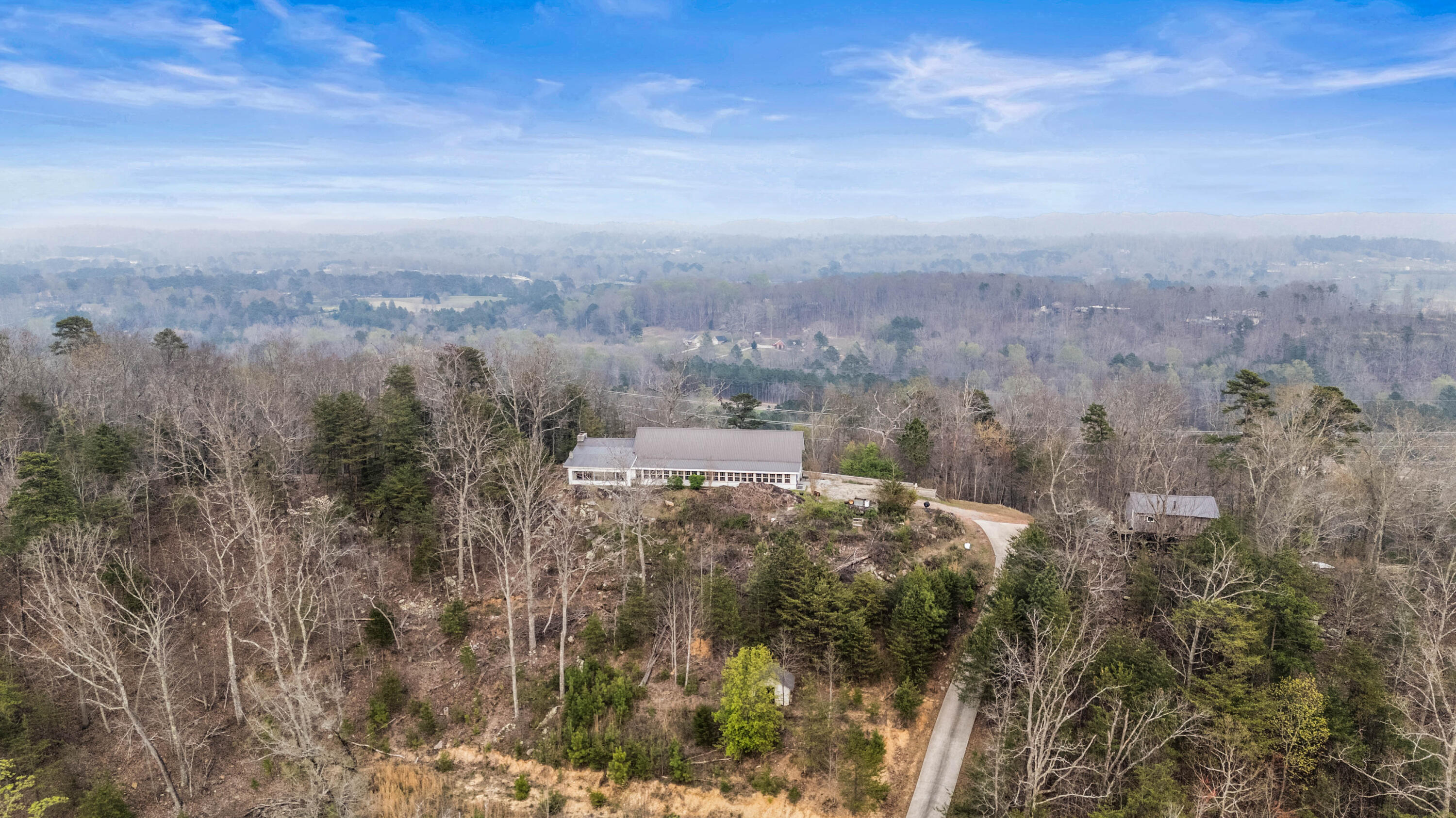 7174 White Oak Valley Road, McDonald