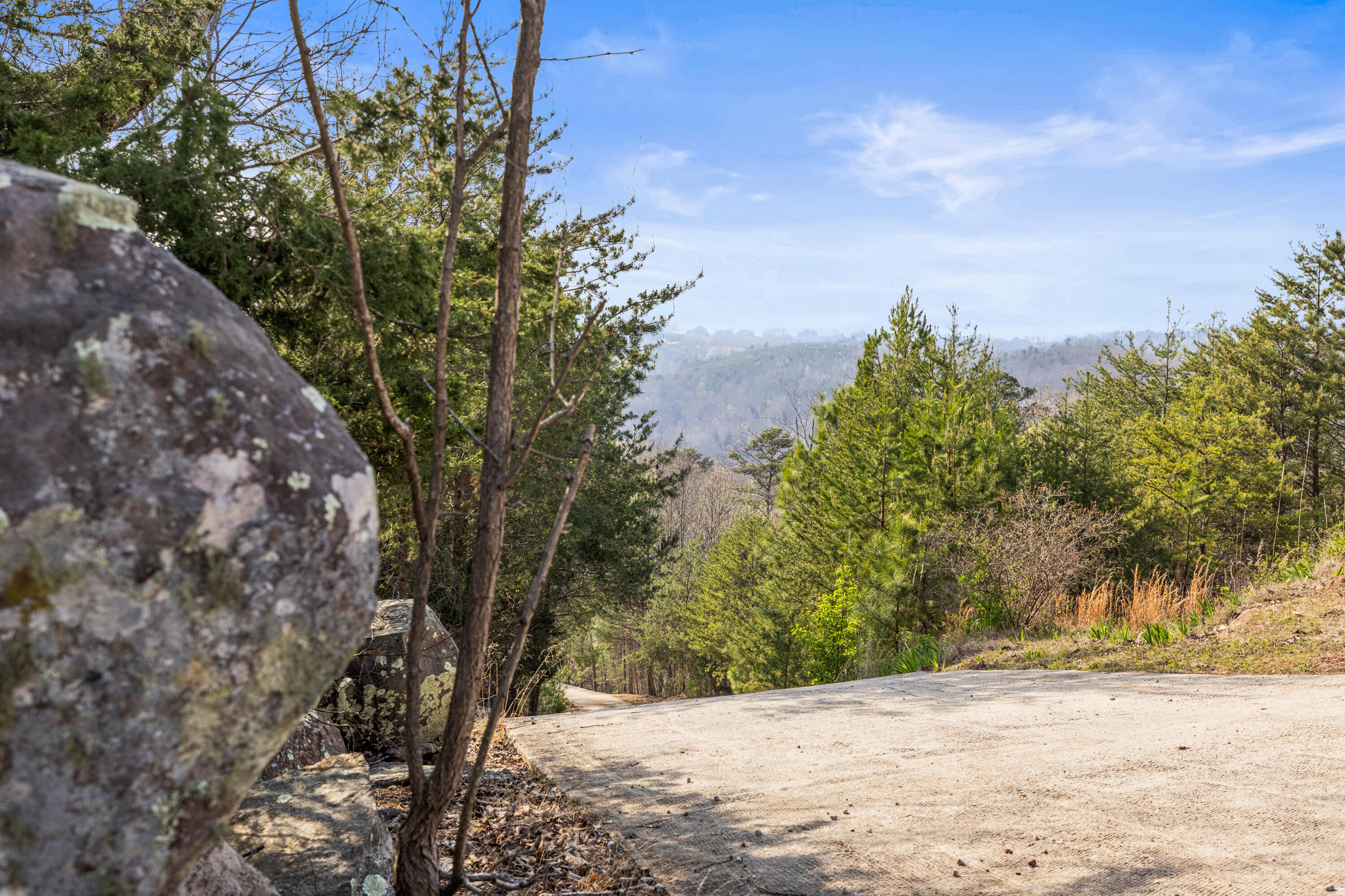 7174 White Oak Valley Road, McDonald