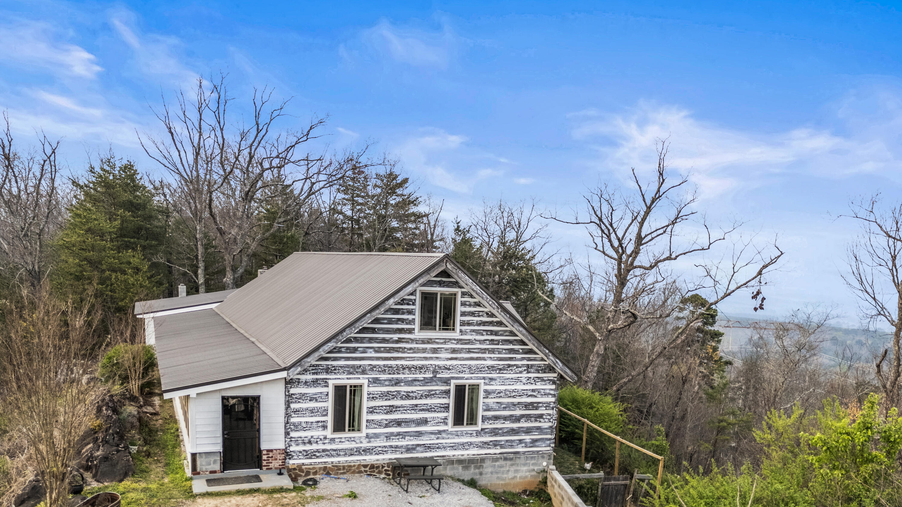 7174 White Oak Valley Road, McDonald