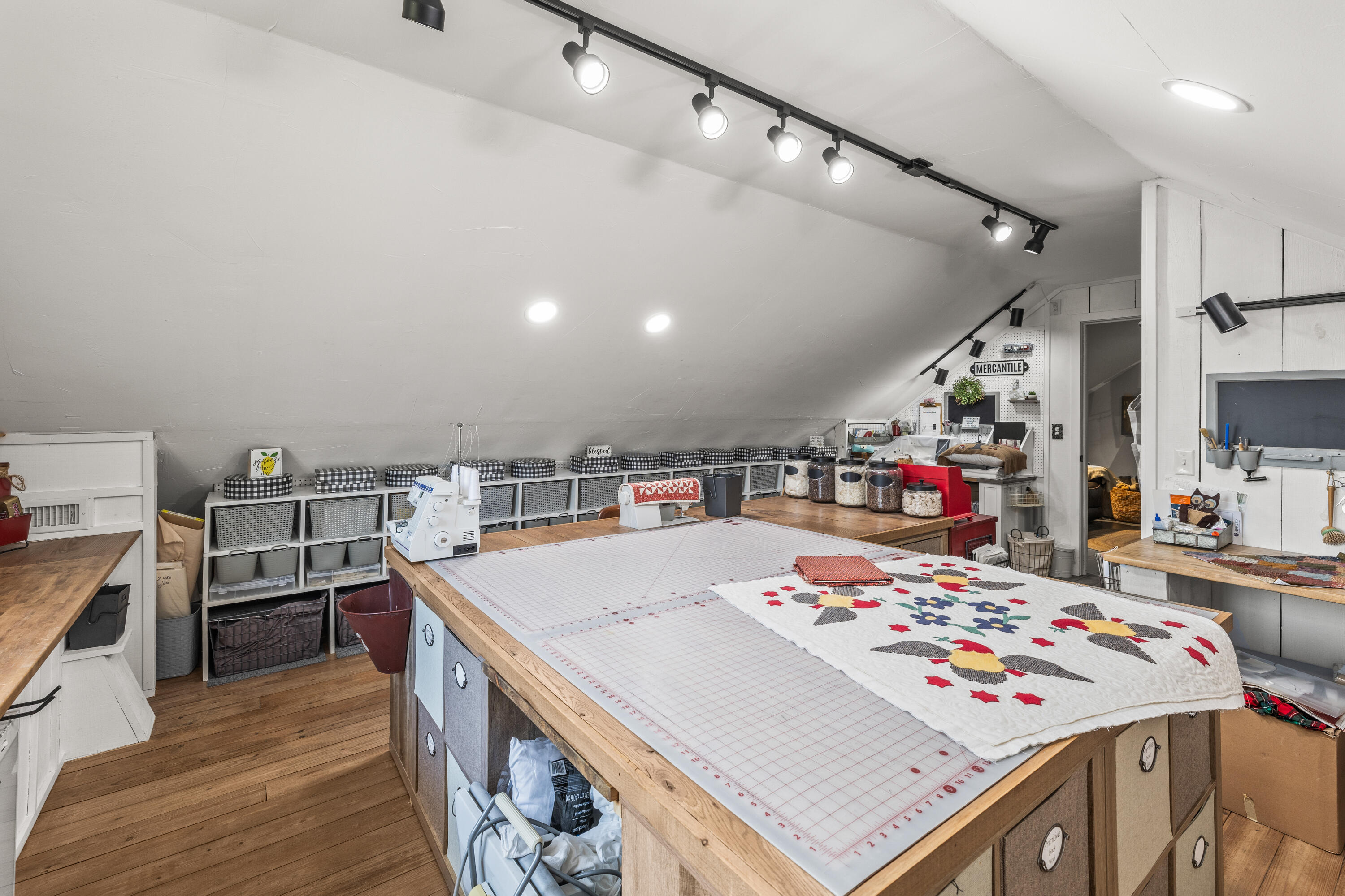 7174 White Oak Valley Road, McDonald