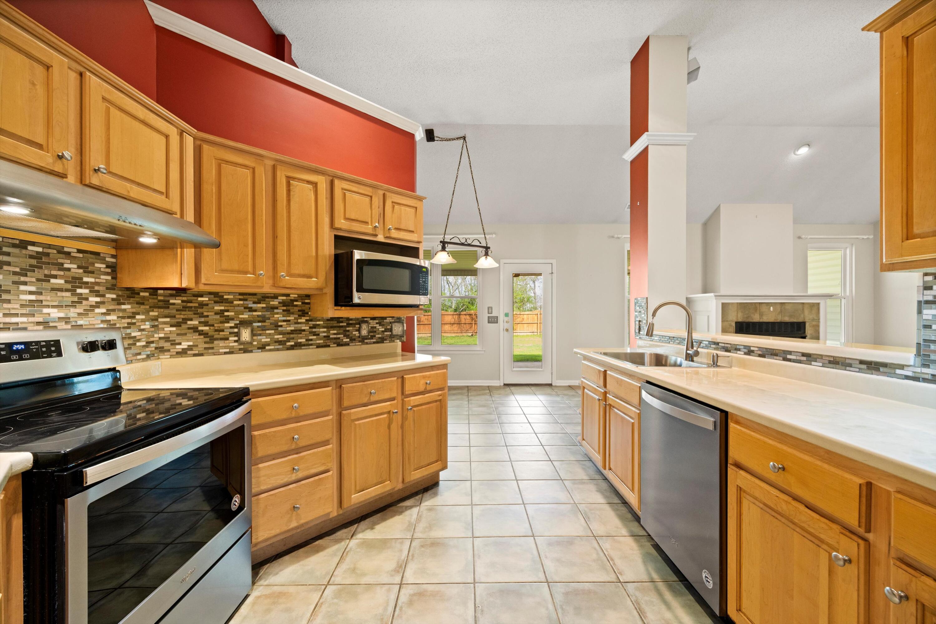 1621 Gunston Hall Road
