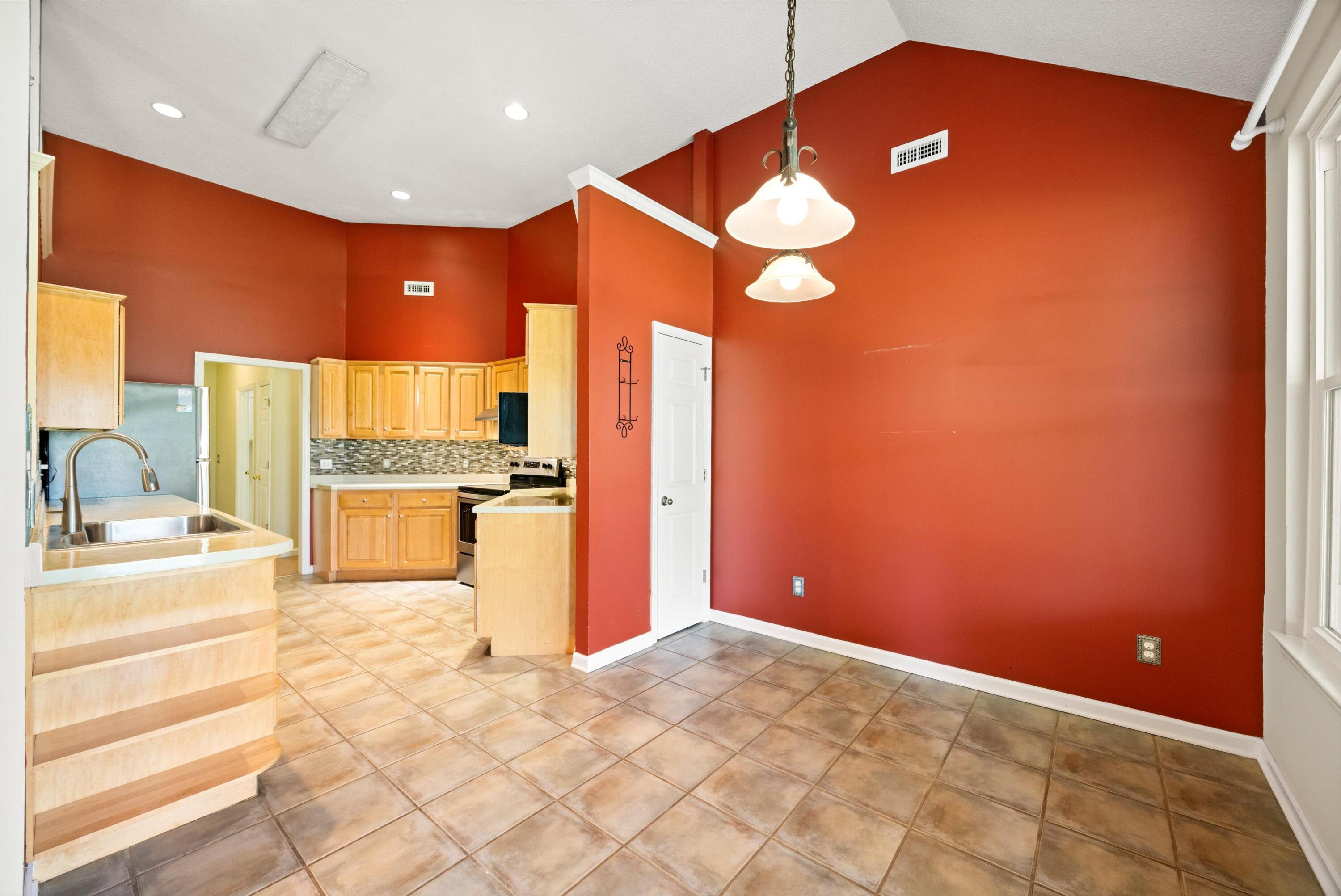 1621 Gunston Hall Road