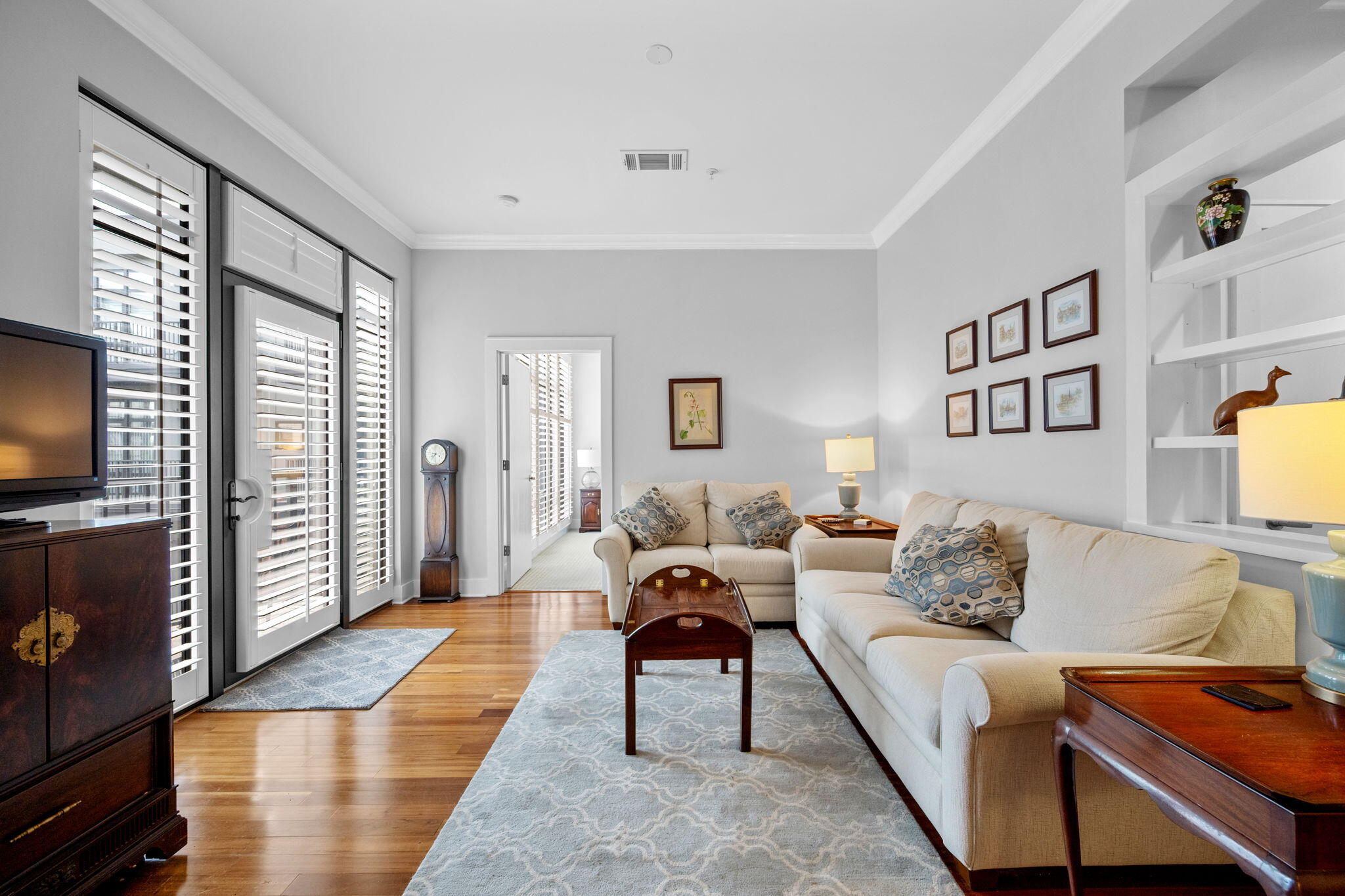 129 Walnut Street, Unit 303