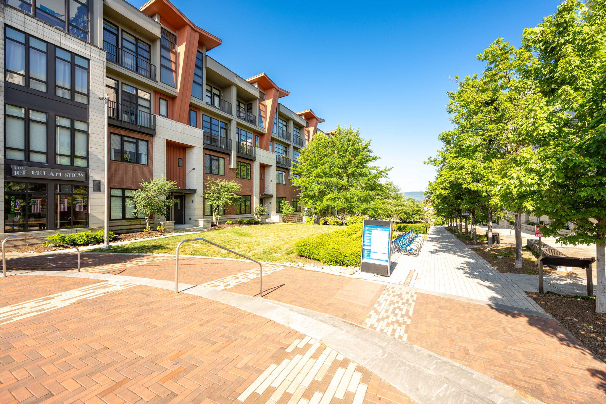 129 Walnut Street, Unit 303