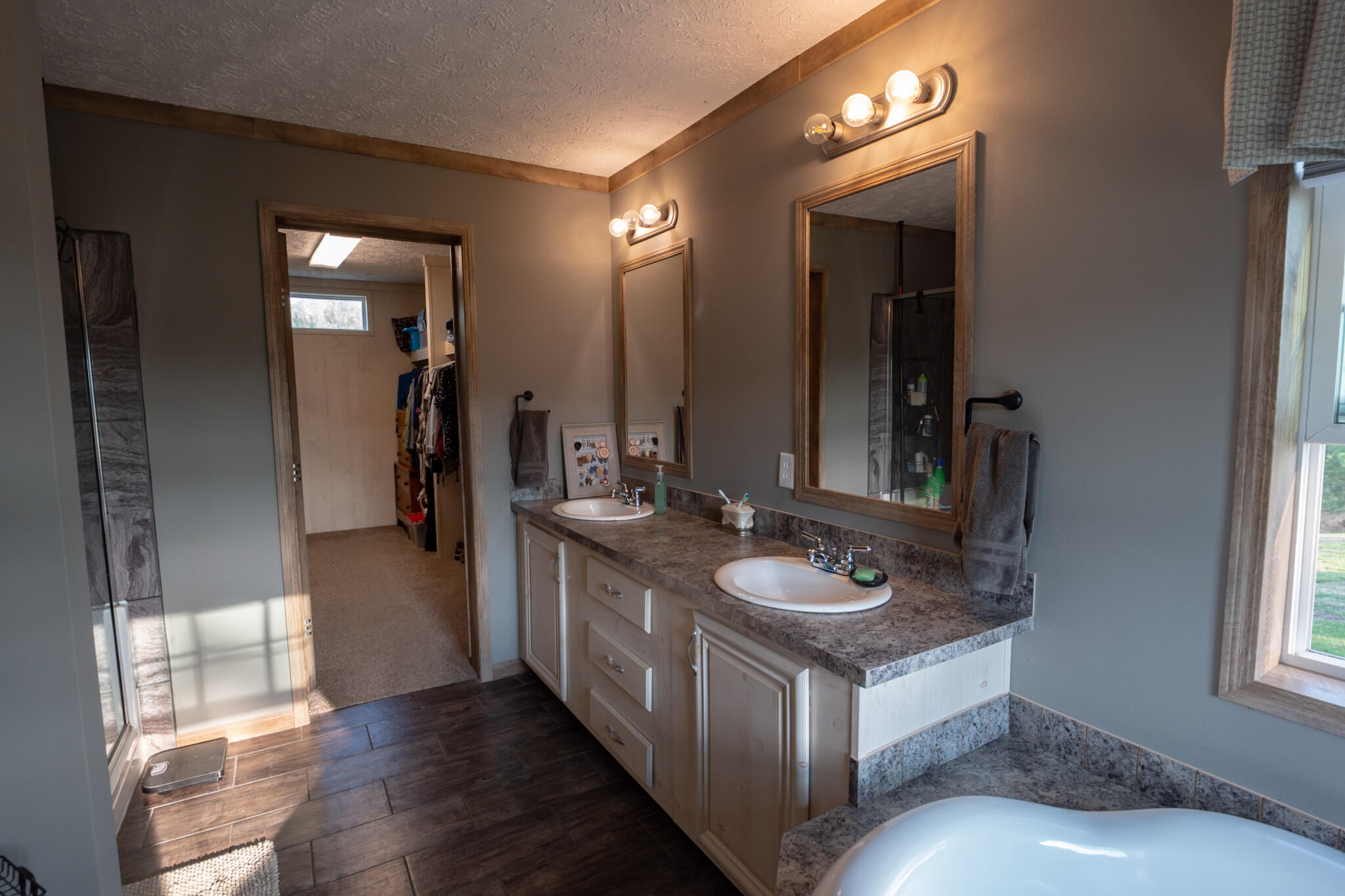 560 S Ridge Line Road