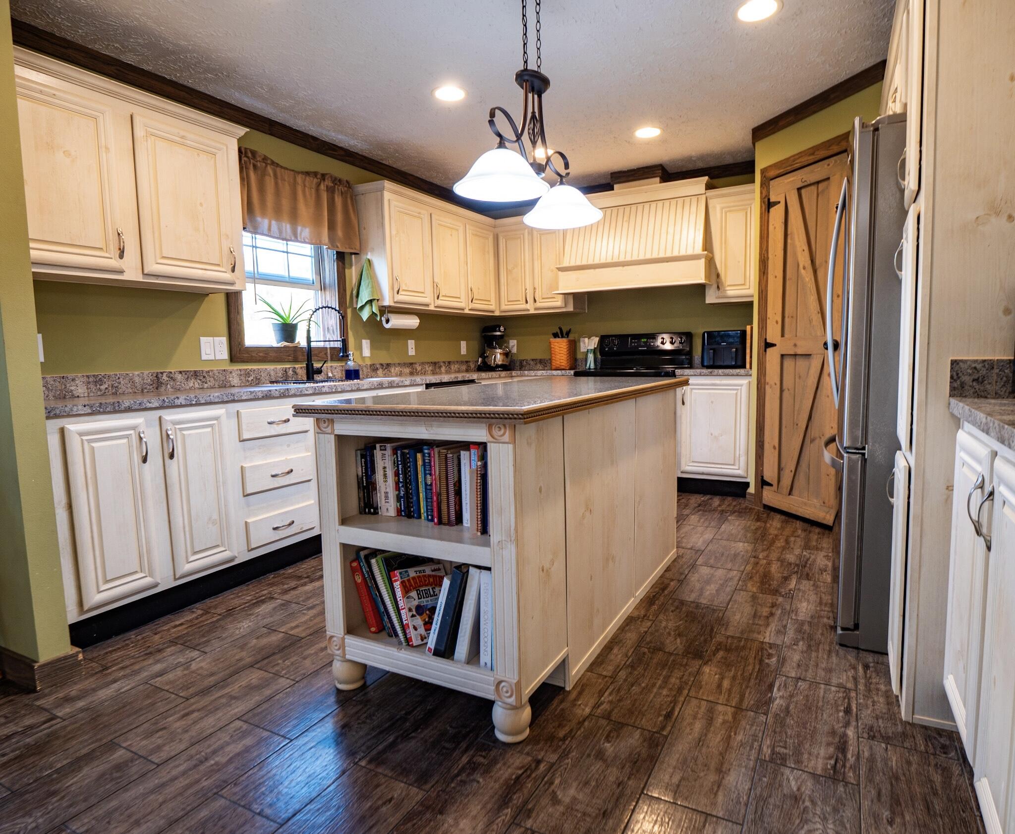 560 S Ridge Line Road