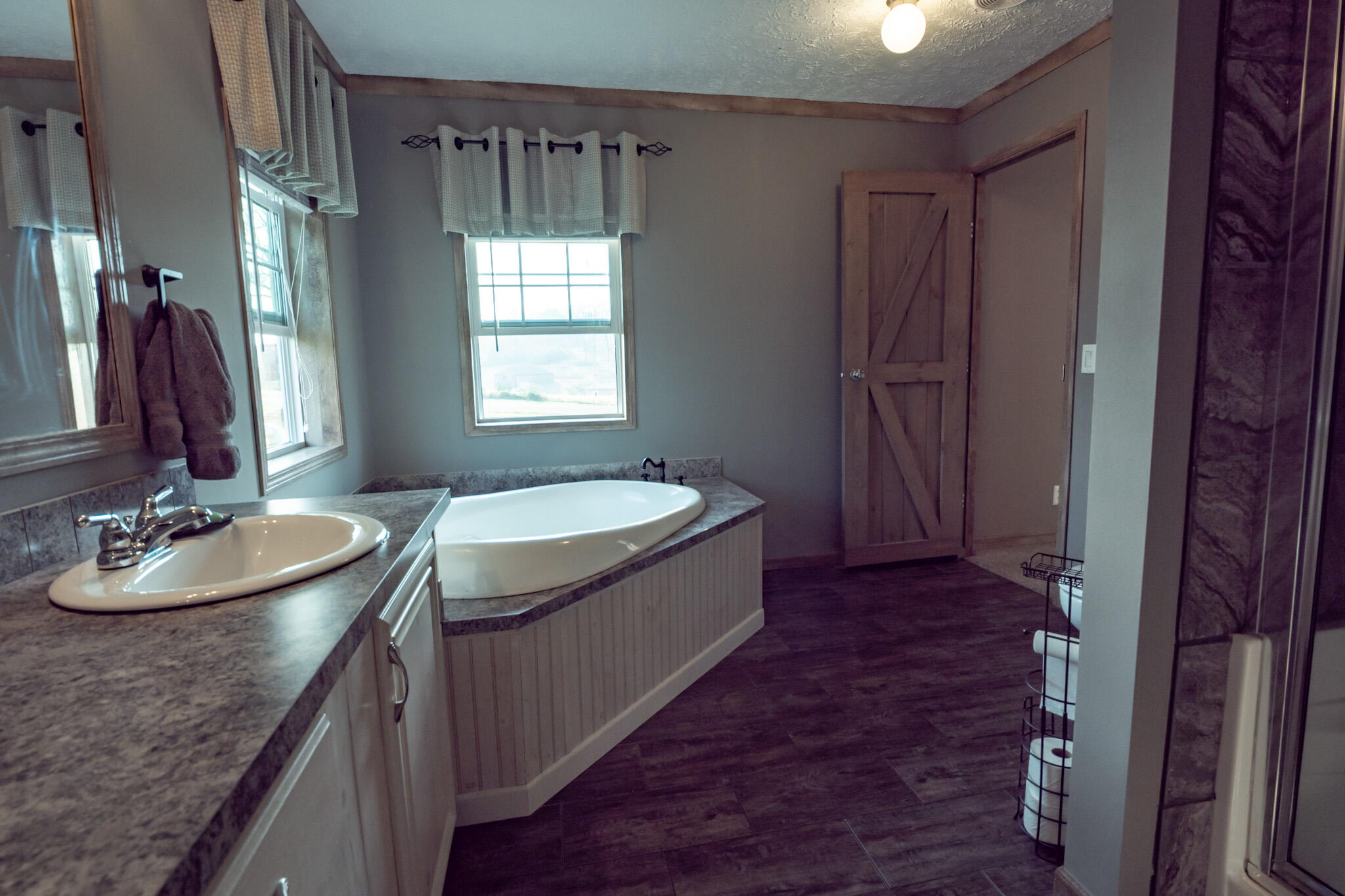 560 S Ridge Line Road