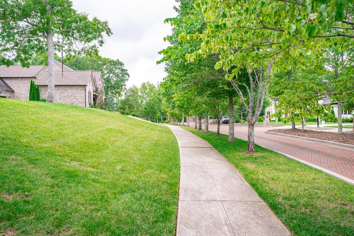 2324 Dogwood Grove Circle