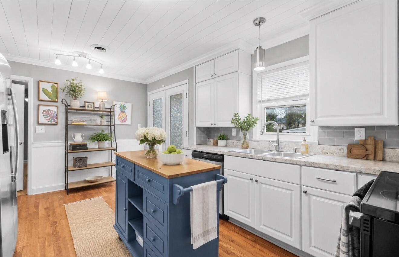 1320 Sewanee Drive