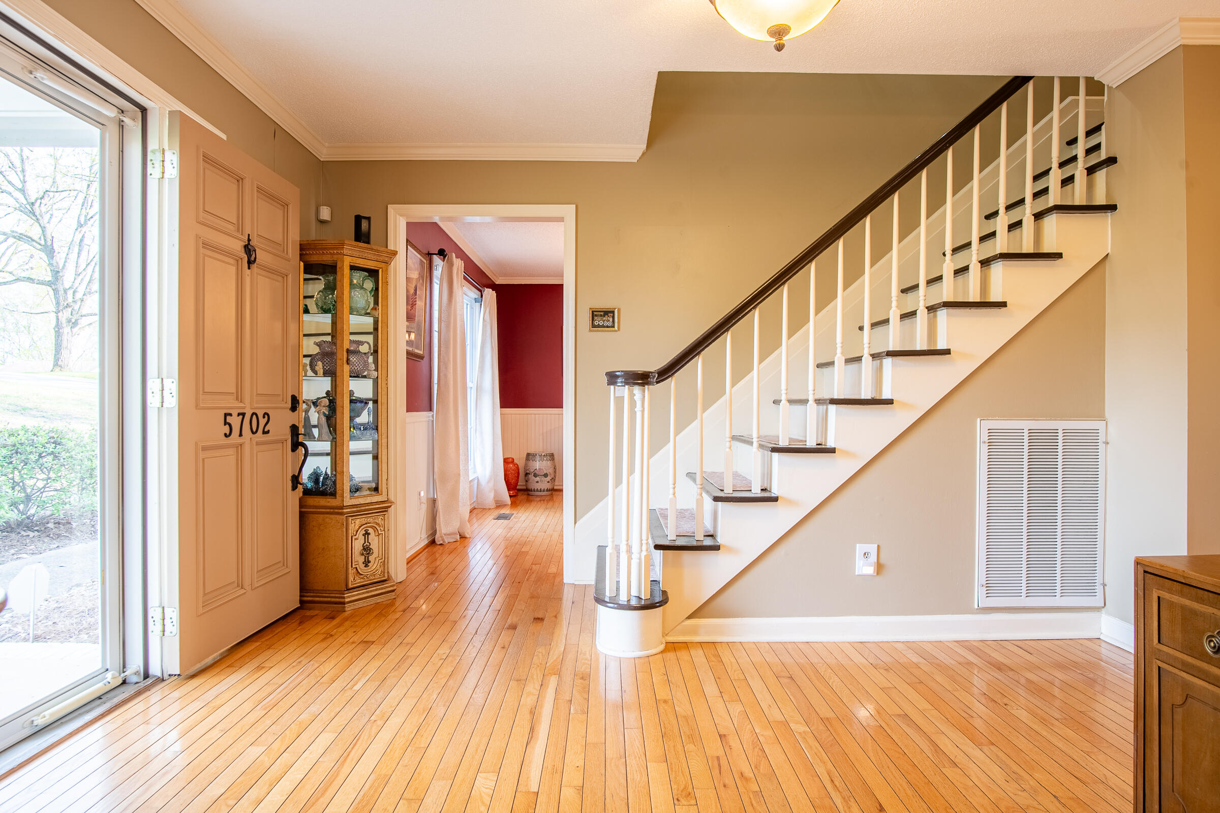 5702 Queen Mary Lane