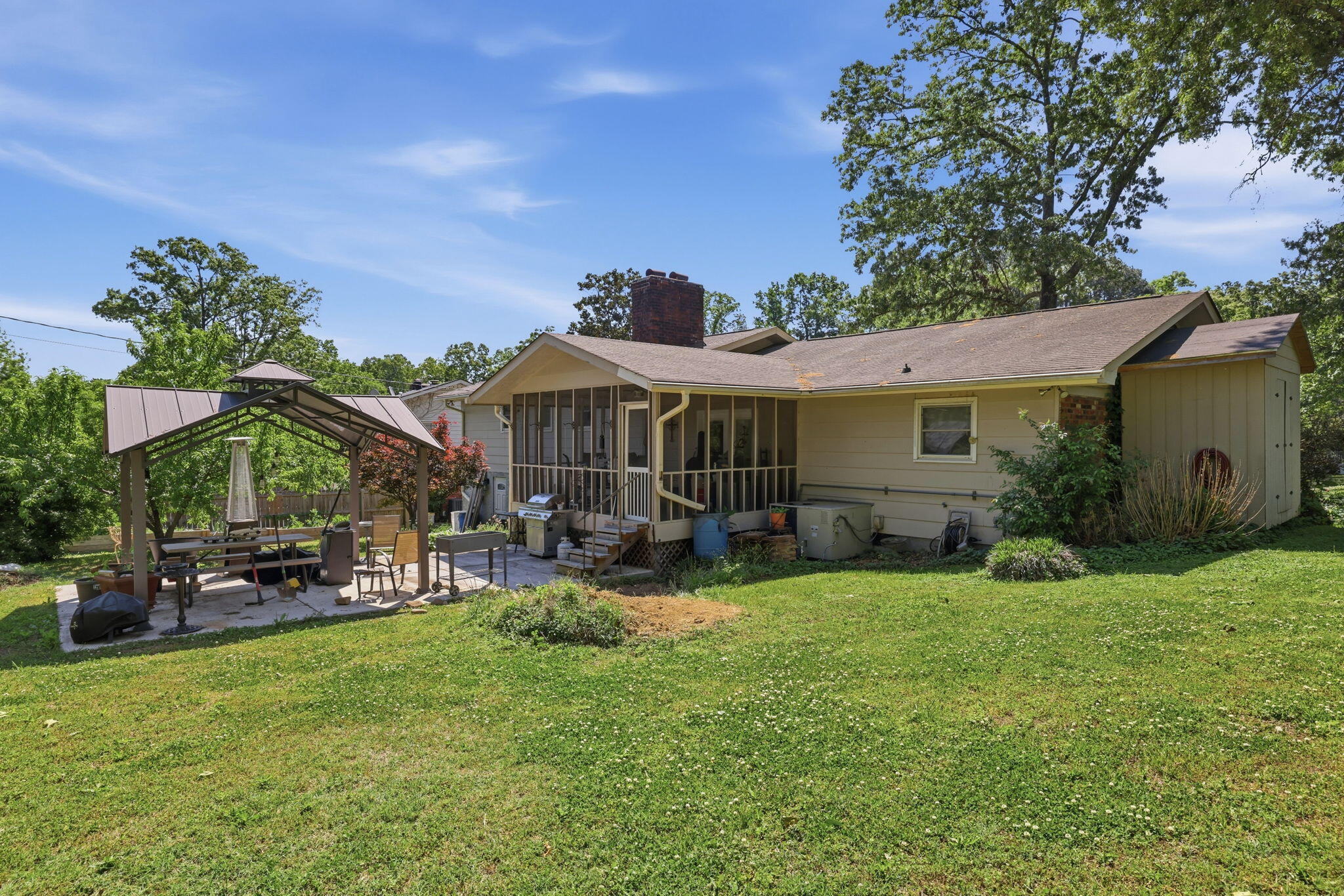 1325 N Glen Drive
