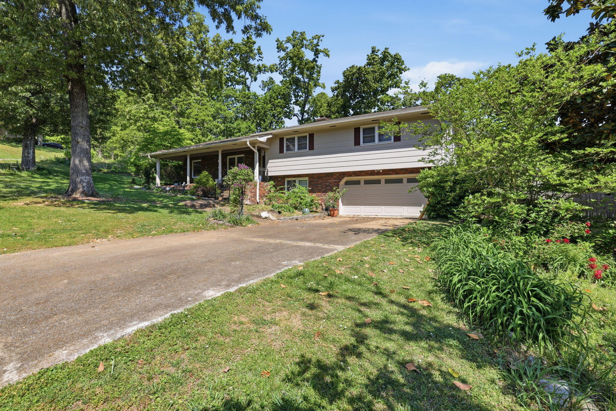 1325 N Glen Drive