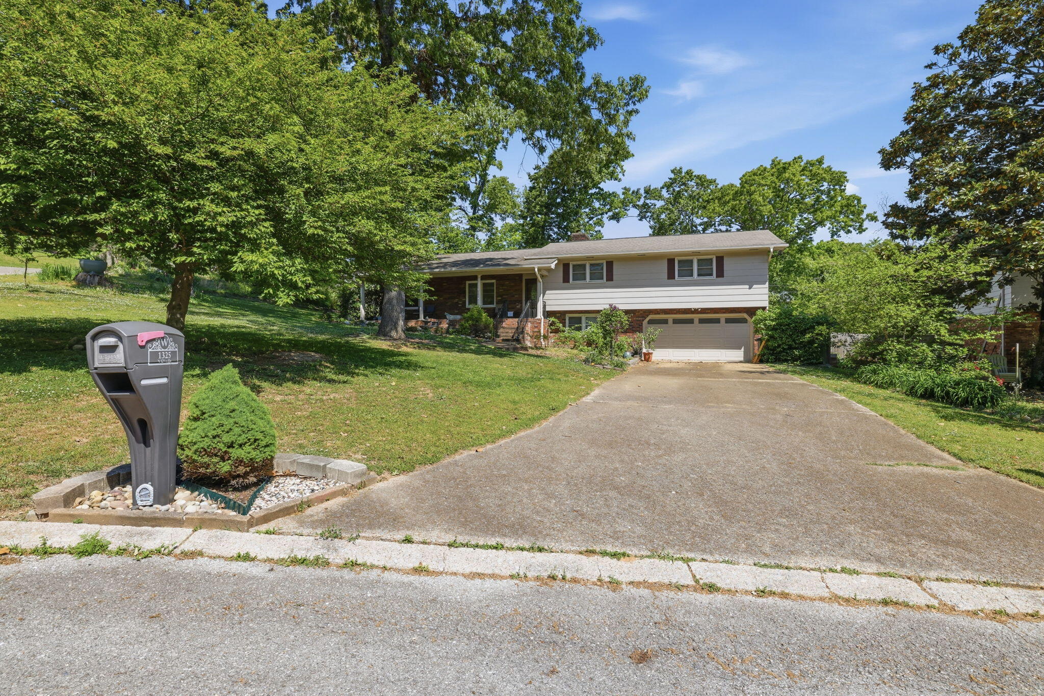 1325 N Glen Drive